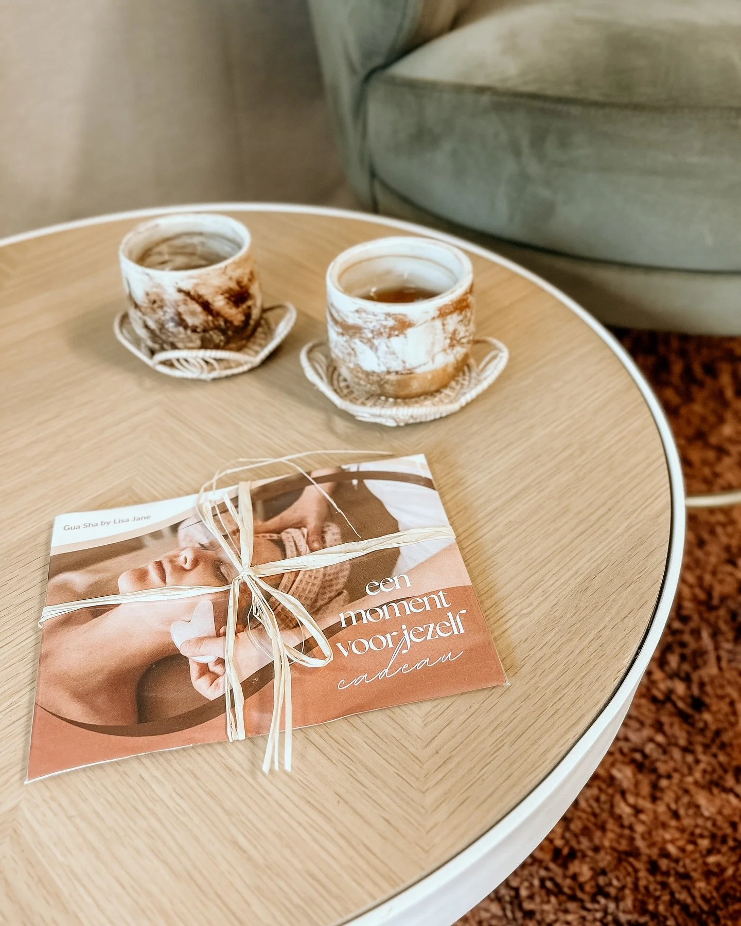 Wie gun jij een moment voor zichzelf? 💆&zwj;♀️

Dit is voor degene die het hele jaar door geeft, zorgt en klaar staat voor anderen. Die iedereen om zich heen op #1 zet, maar zichzelf vergeet.

Geef haar/hem dit jaar geen spullen.
Geef haar/hem ruimt