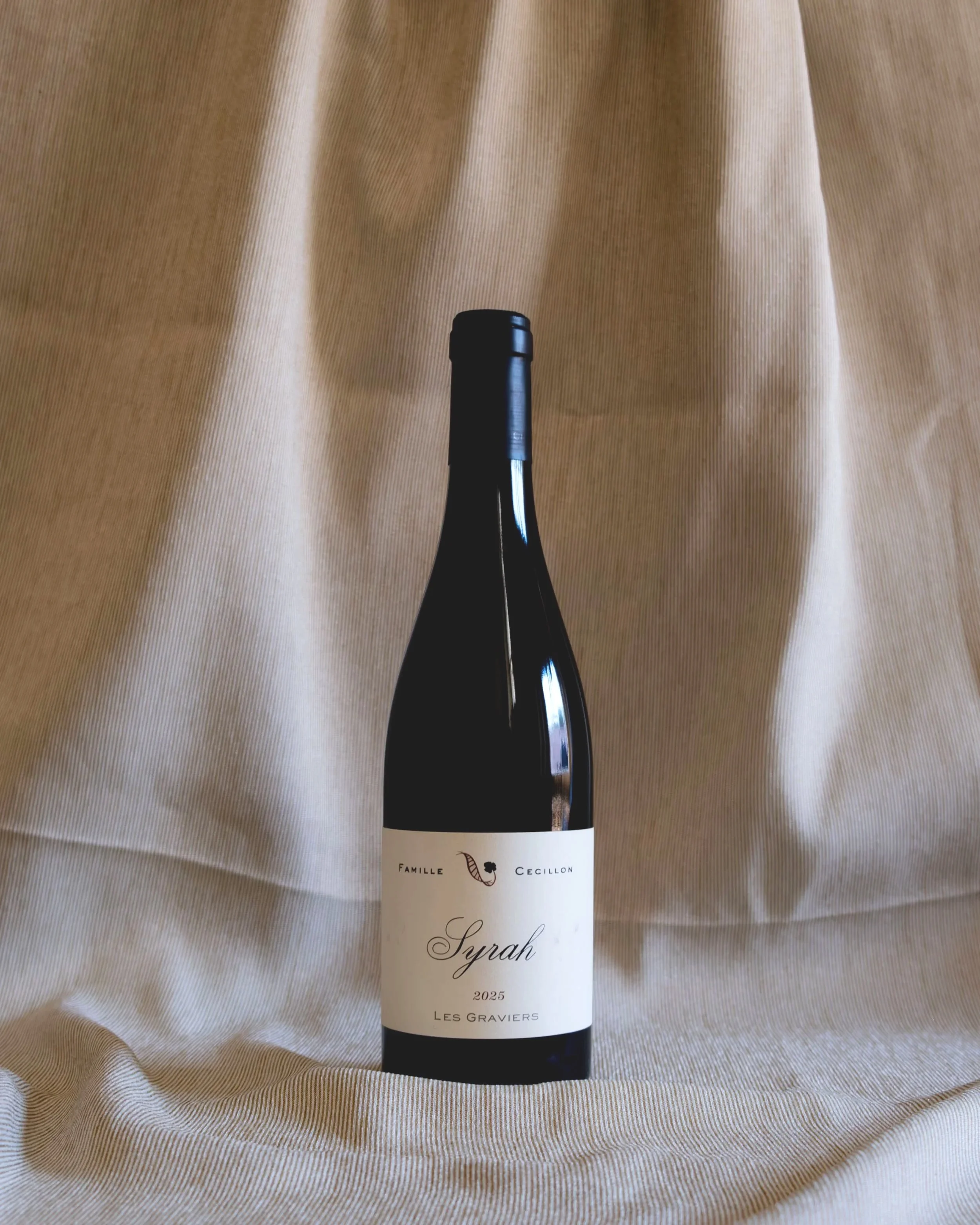 Cecillon+-+VDF+Syrah+%2522Les+Graviers%2522+2025.jpg
