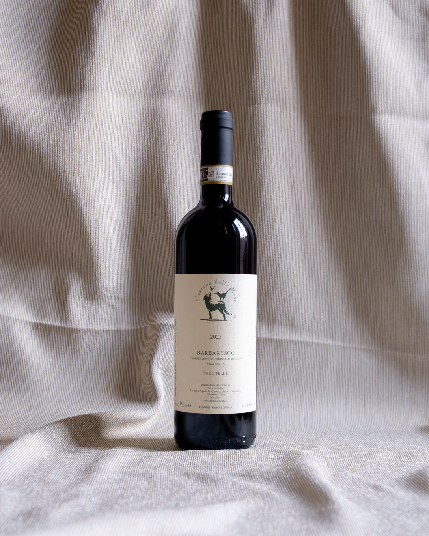 Flasche Cascina delle Rose Barbaresco DOCG Tre Stelle 2023, Vorderseite mit Etikett