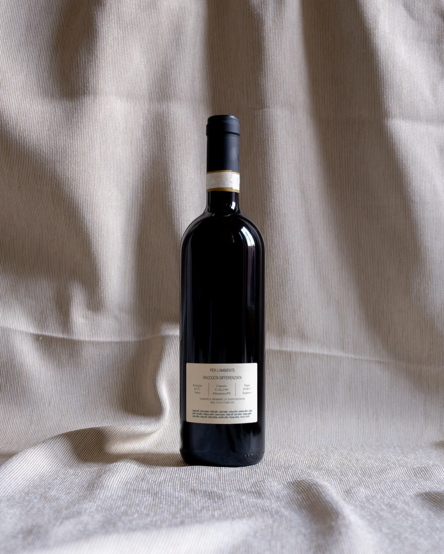 Flasche Cascina delle Rose Barbaresco DOCG Tre Stelle 2023, Rückseite mit Rückenetikett