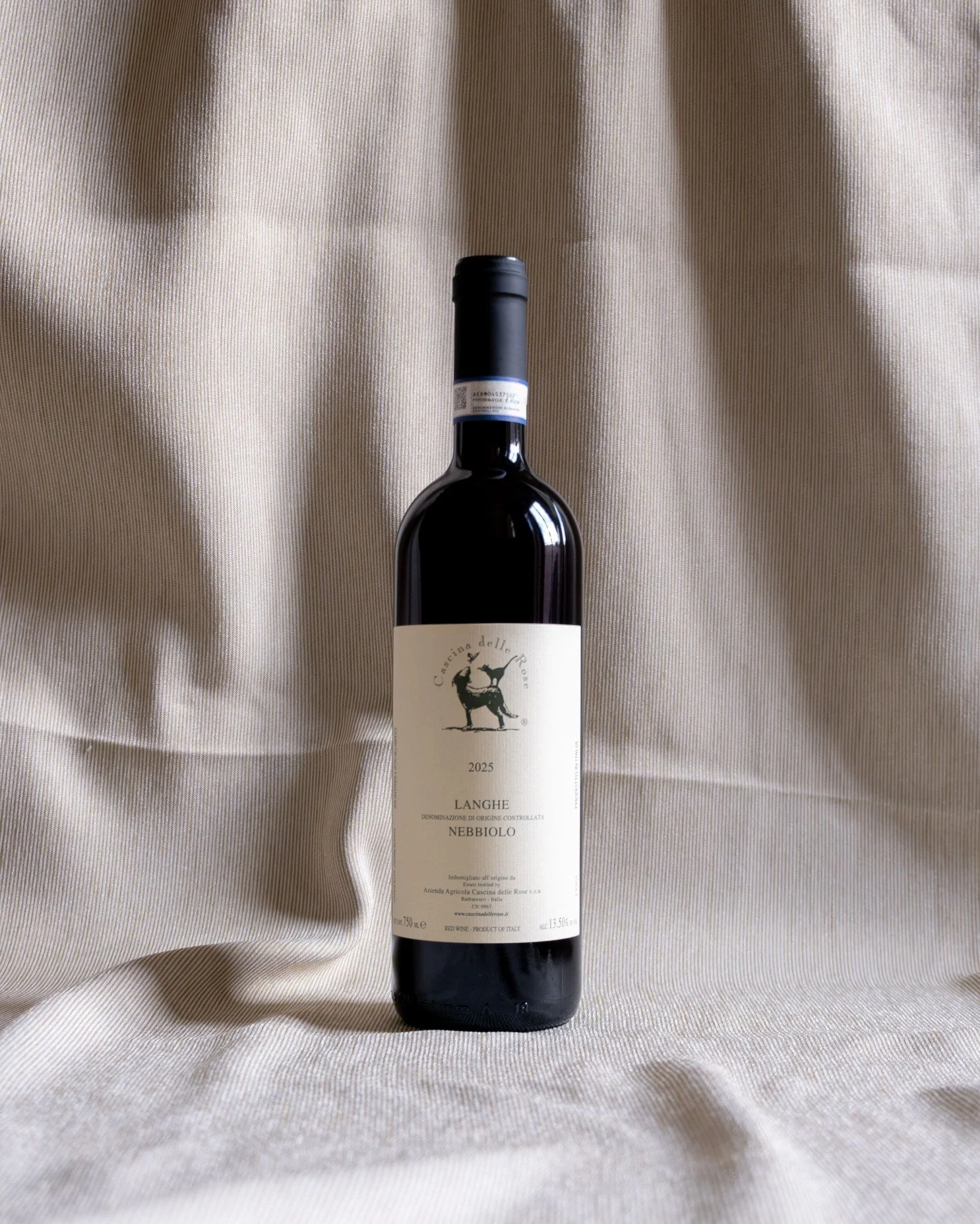 Flasche Cascina delle Rose Langhe Nebbiolo 2025, Vorderseite mit Etikett