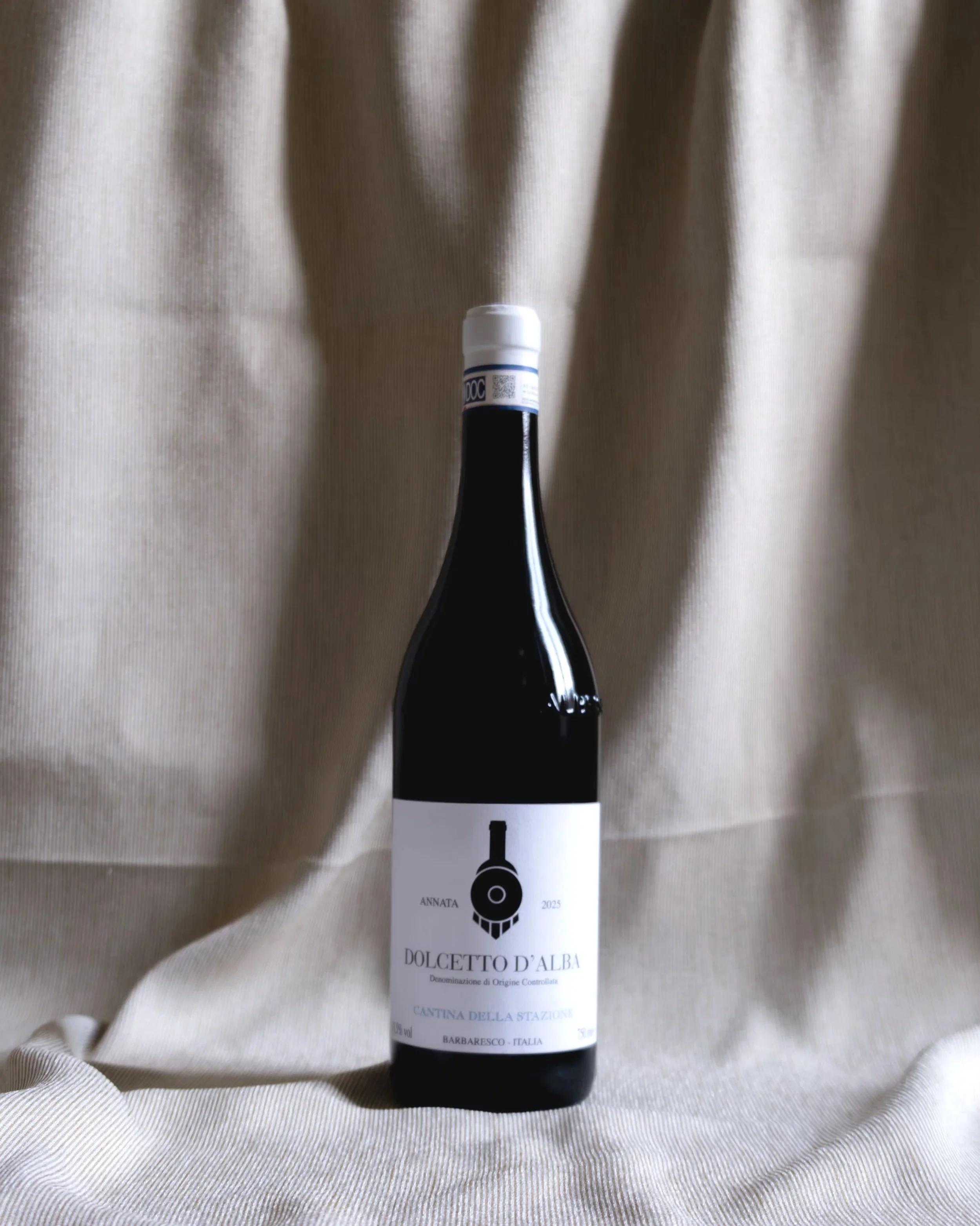 Fletcher+-+Cantina+della+Stazione+Dolcetto+d%E2%80%99Alba+DOC+2025.jpg