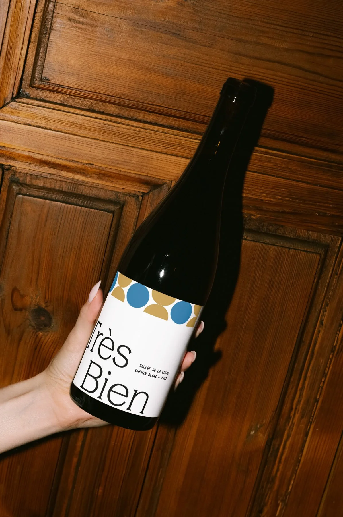 tres-bien-wine-label-mockup.jpg
