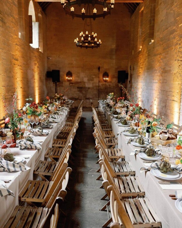 Resharing this fun tablescape from A&amp;S at @belcombe_court, because it has had so much love from you all ❤️
⁠
@jrasic_ dressed the tables with English roses, piles of tomatoes and nasturtiums. Swipe for more details. ⁠
⁠