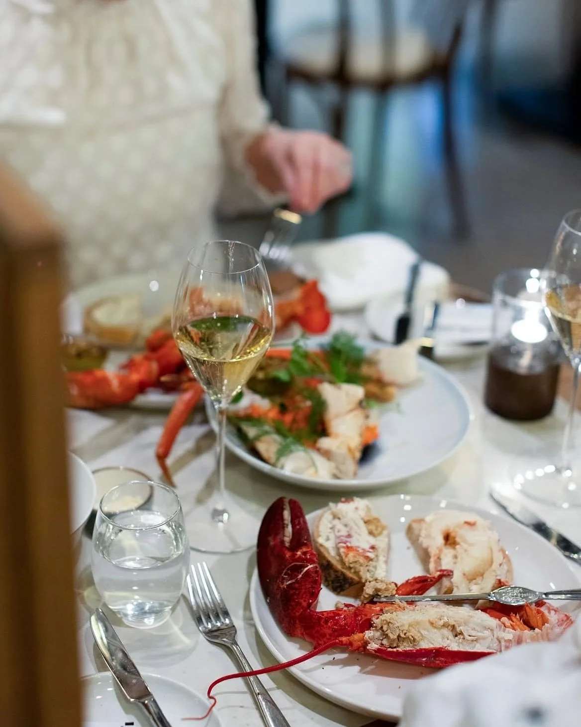 Fire gode grunner til &aring; nyte uka i Fredrikstad 💛
Det skjer s&aring; mye bra i byen akkurat n&aring; &ndash; og denne uka byr p&aring; ekstra mye &aring; glede seg til 👇

🪑 Kundekveld hos @dominointerior.no &ndash; onsdag 22. oktober
Fokus p&