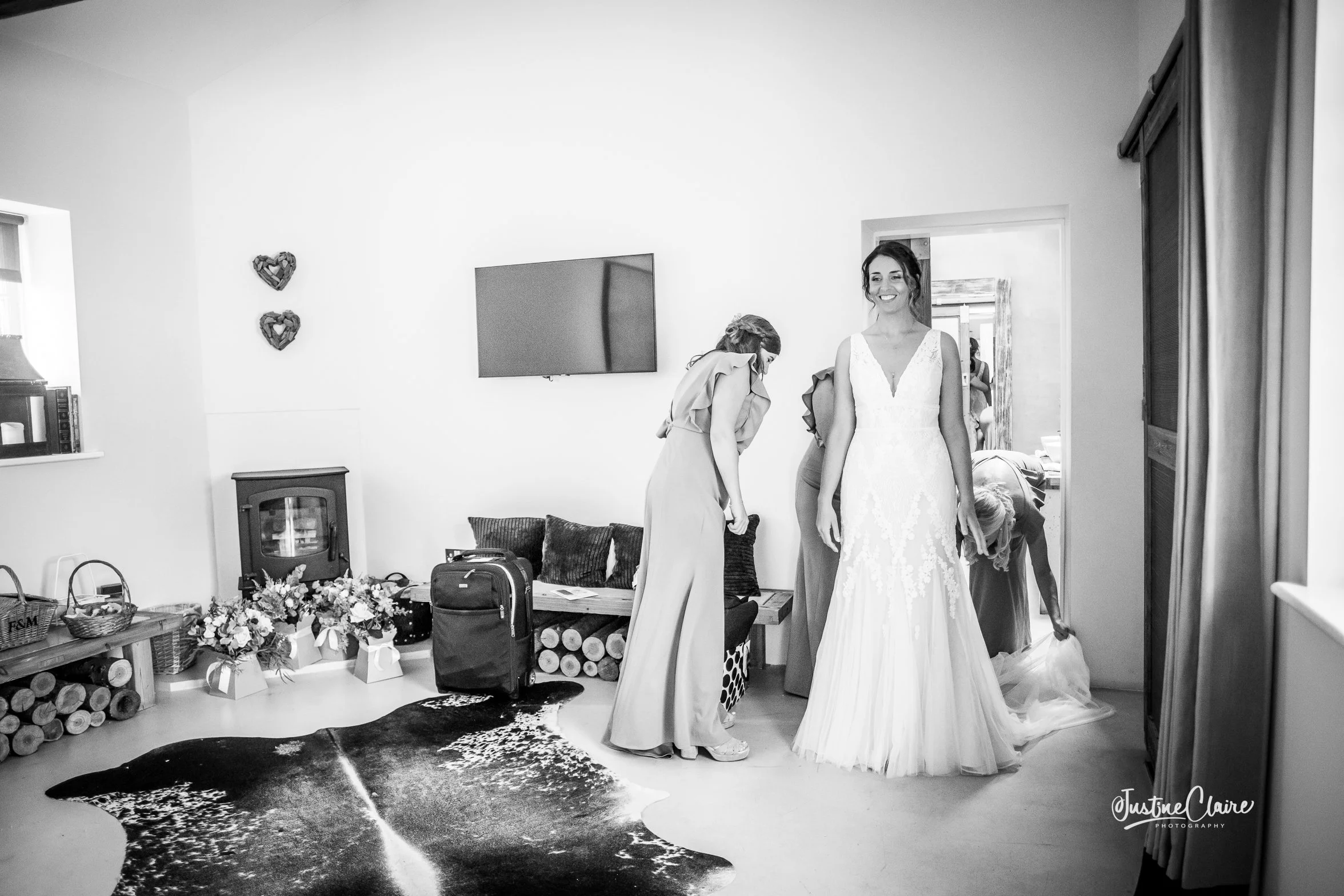 southend barns wedding justine claire photography-25.jpg