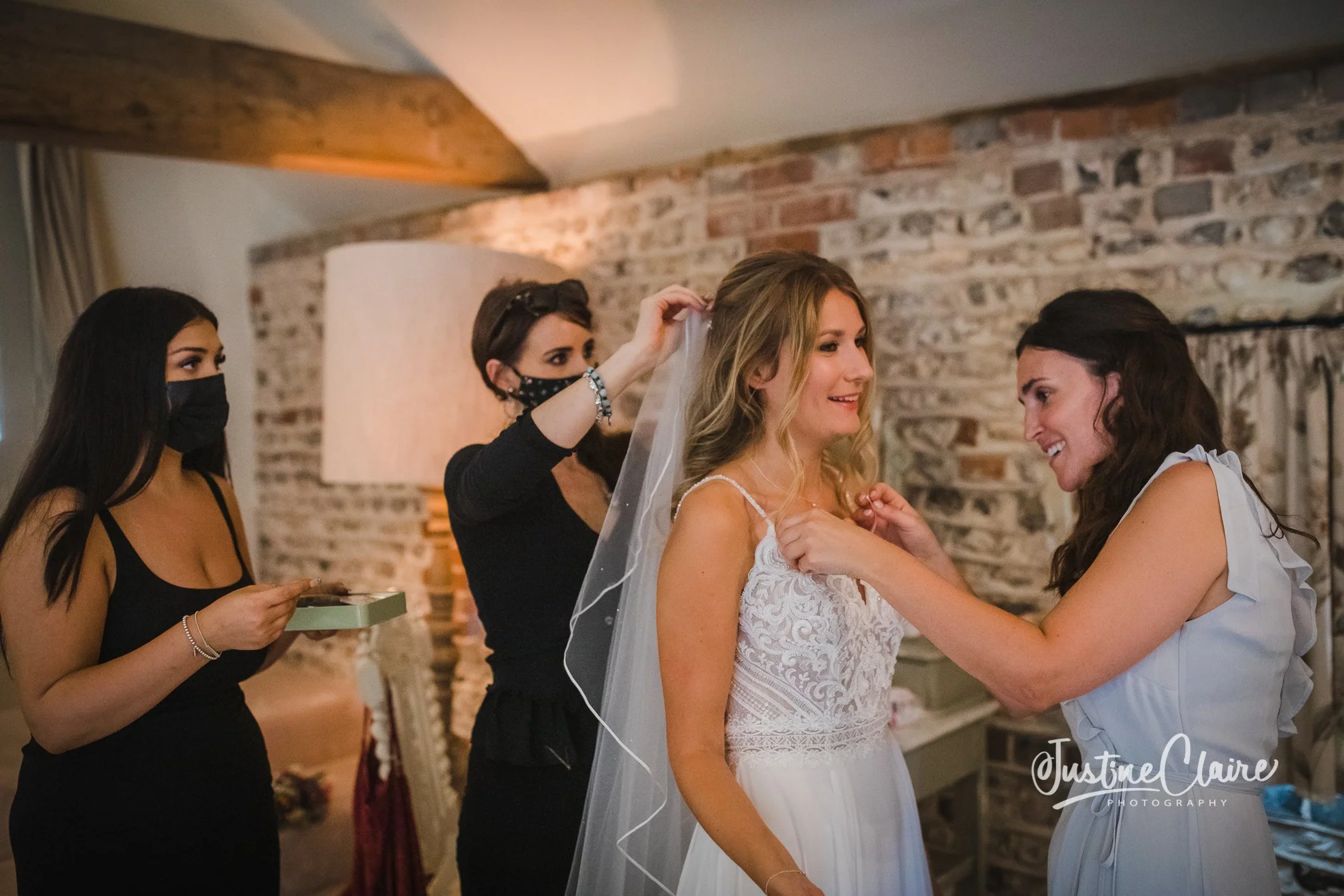 Upwaltham Barns wedding photography august21-50.jpg