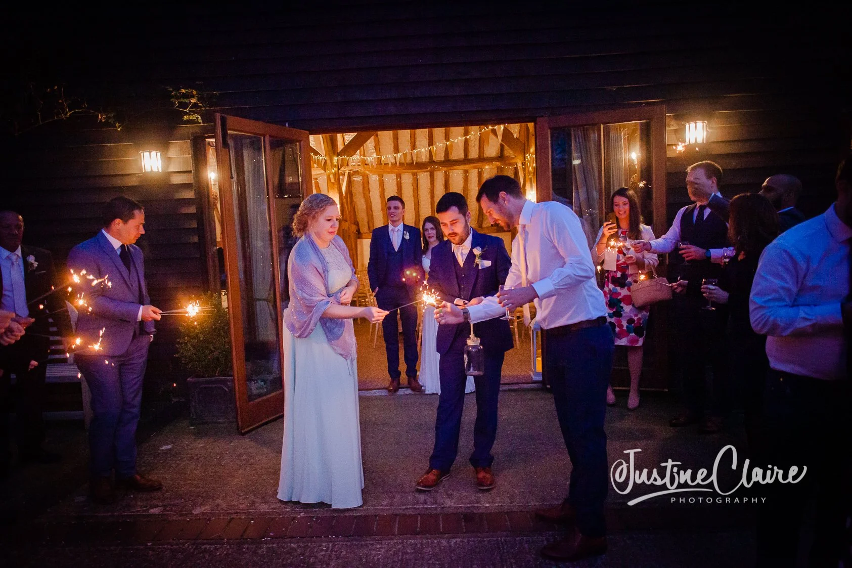 wedding photographers at Fitzleroi Barn Fittleworth Petworth Pulborough-161.jpg