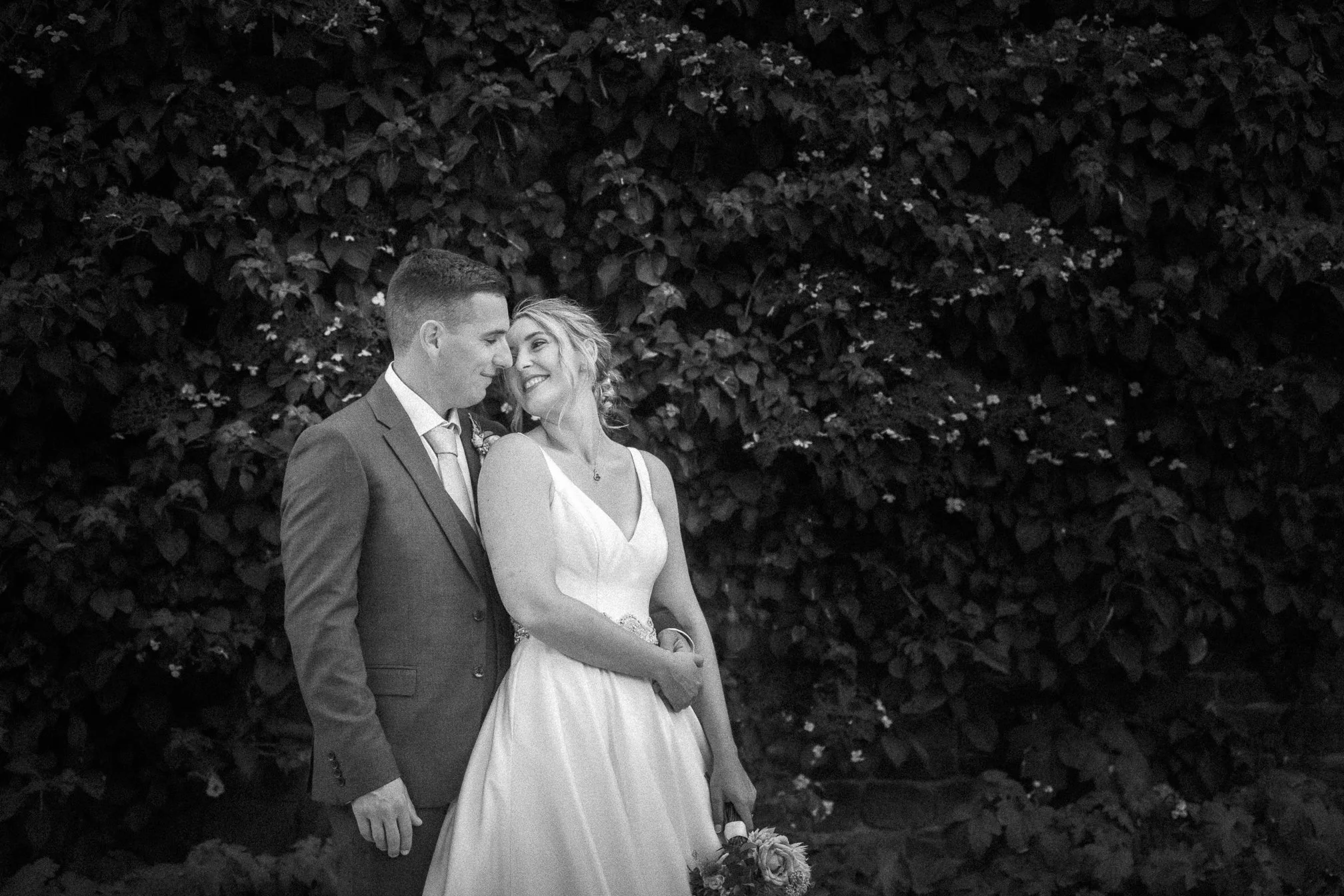 Fitzleroi barn best photographers st marys fittleworth church ceremony-162.jpg