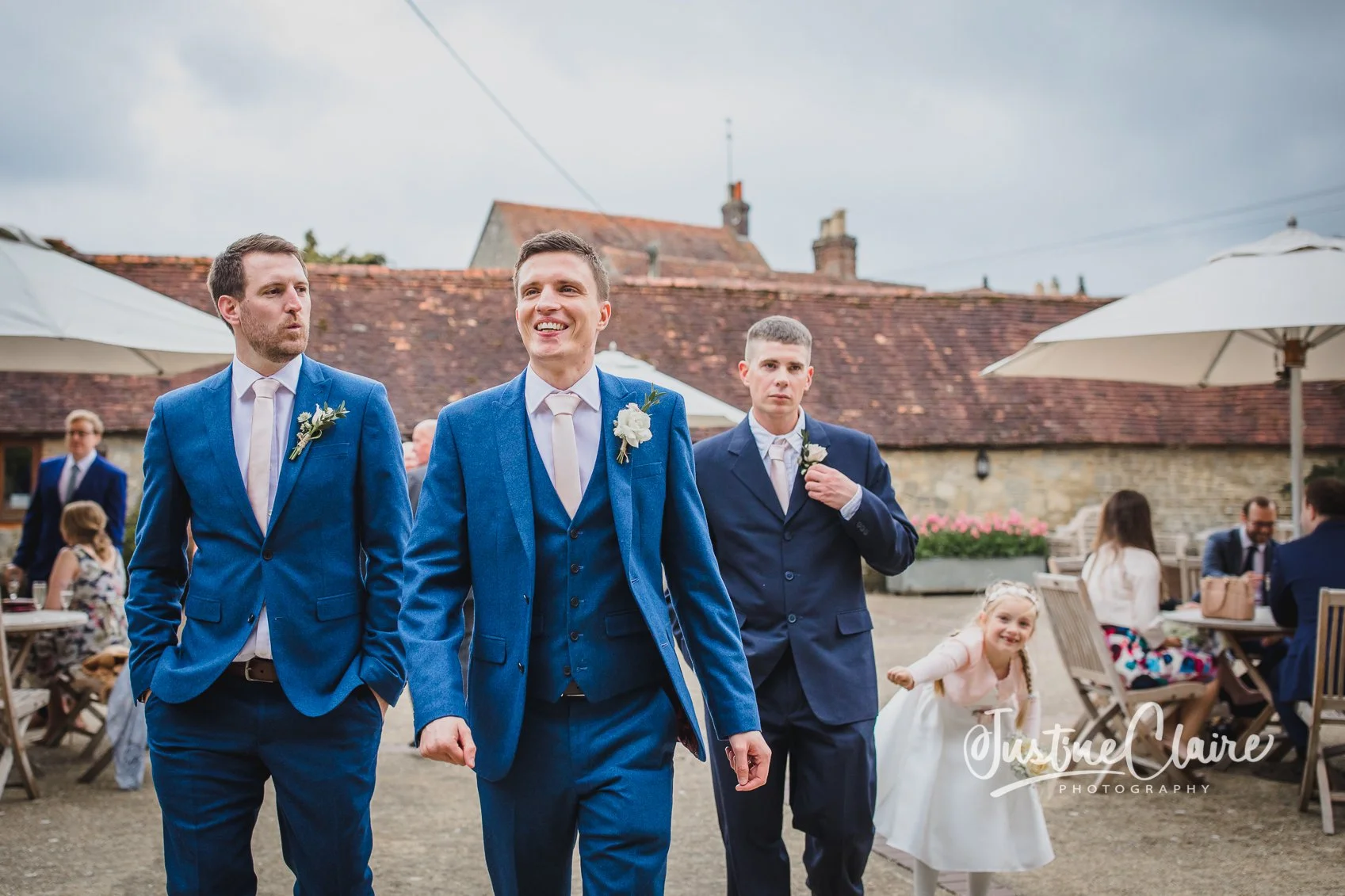 wedding photographers at Fitzleroi Barn Fittleworth Petworth Pulborough-79.jpg