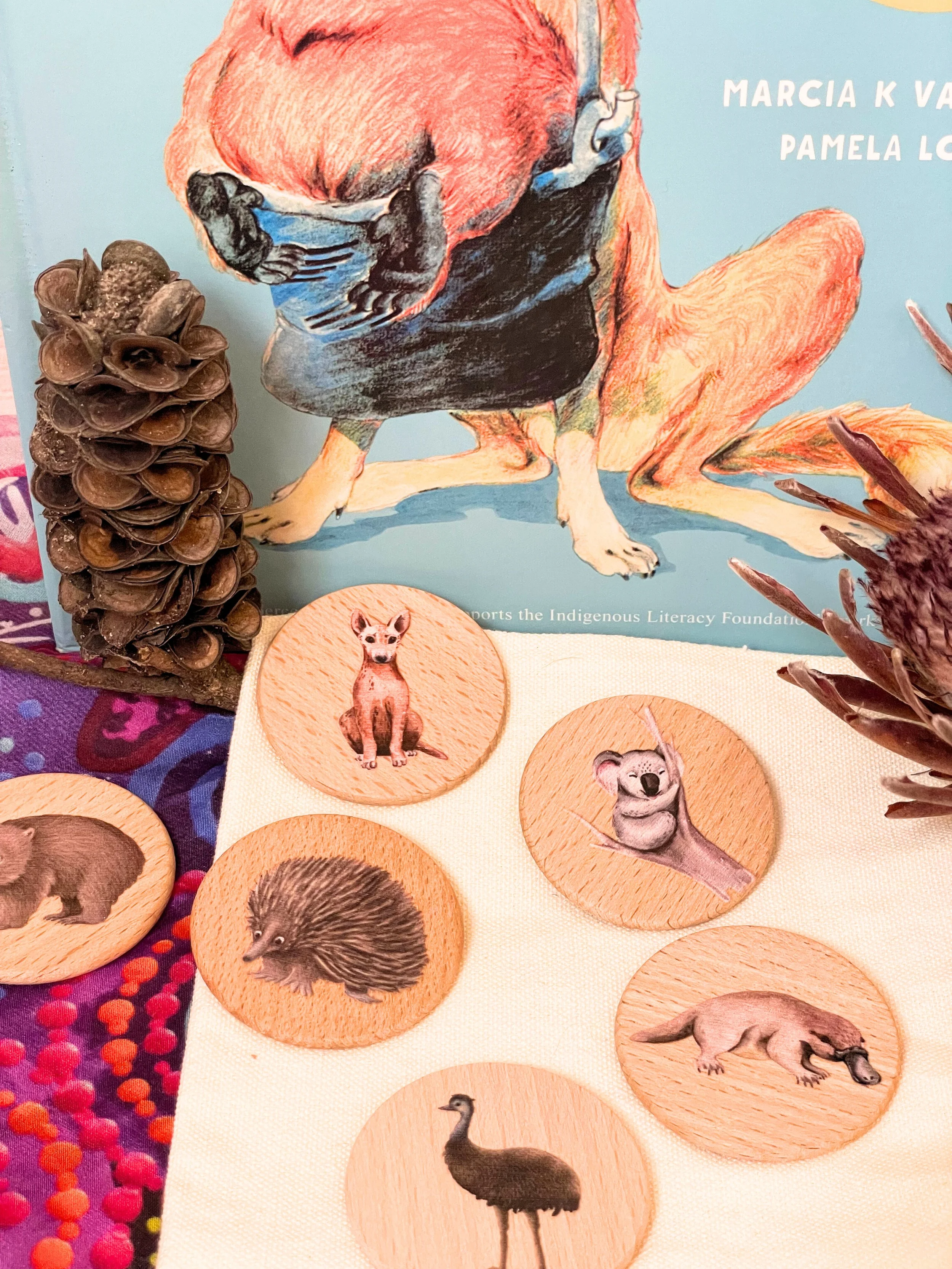 Australian animals wooden discs matching game toy for children, open