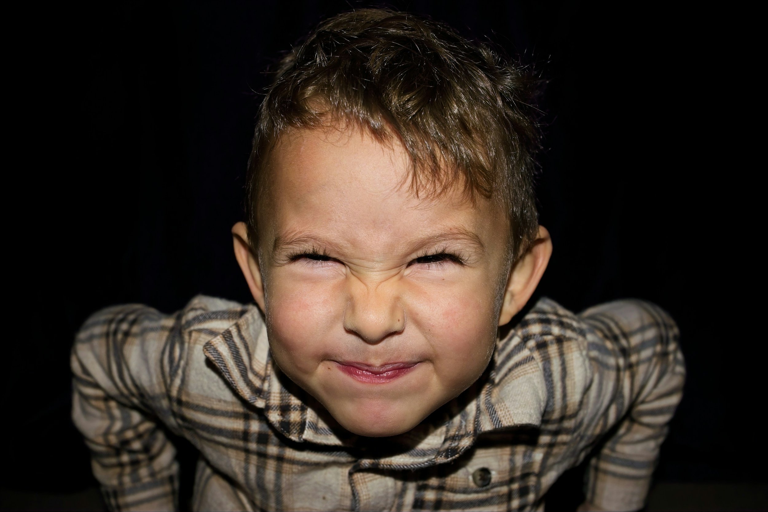 When Childhood Teaches You Not to Settle: Why Unpredictable Upbringings Create Restless Relationships