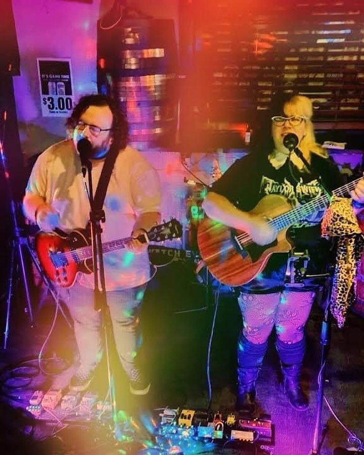 TONIGHT

Stop by after the @portugaltheman show @greenfieldlakeamp for an #afterparty w/ the @deliatheartist Duo.

9pm-11pm. No Cover.

🐊🐊🐊

https://www.greenfieldlakeyachtclub.com/

#livemusic #localmusic #wilmington #wilmingtonnc #ncartists #wil