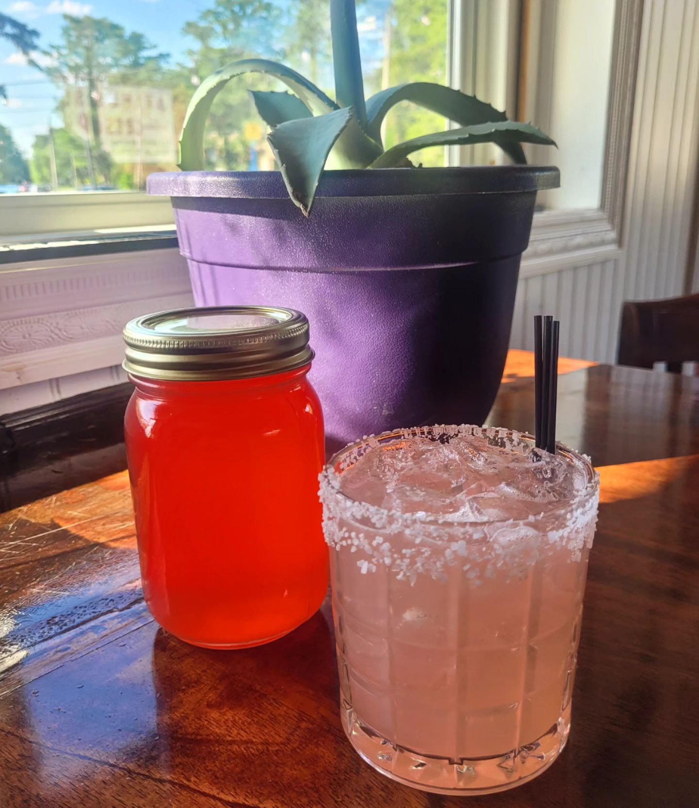 It's a great day to come try our rhubarb margarita! Made with a delicious rhubarb syrup from @gonecoastalcharters and @corazon_tequila 

Open until 10pm!
.
.
.
.
.
.
#greenfieldlakeyachtclub #greenfieldlake #wilmingtonnc #downtownwilmington #downtown