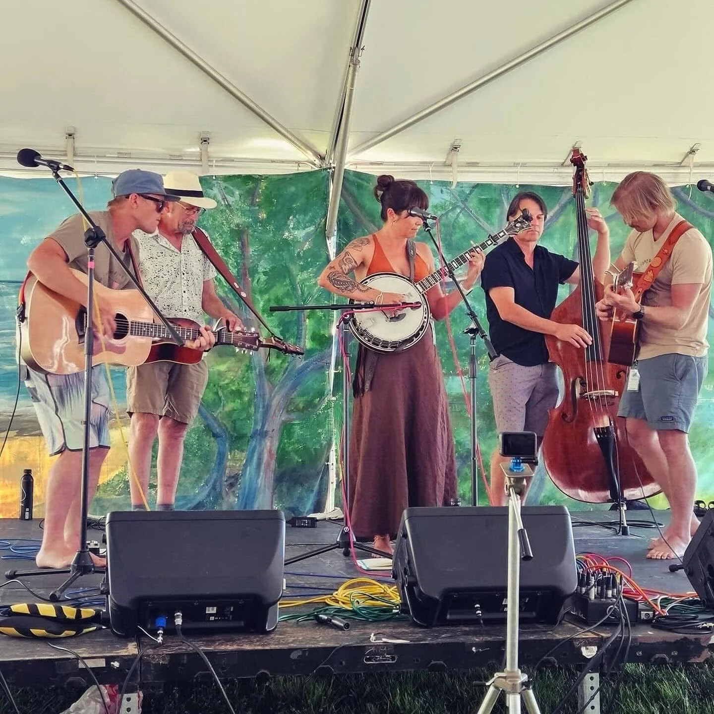 We&rsquo;re so excited to welcome back our dear friends @lesfontanelles_ilm as they share the stage with @mamsorrow THIS SATURDAY NIGHT 10/3.

Make sure to get your tickets before it&rsquo;s too late!

🎟️ https://kindtix.com/tix/event/sam-morrow-202