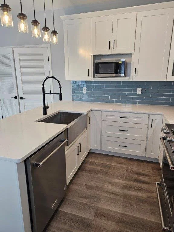 Modern Transitional Kitchen Kitchen Remodel by Father and Son Building and Remodeling — Project 1 project photo 3