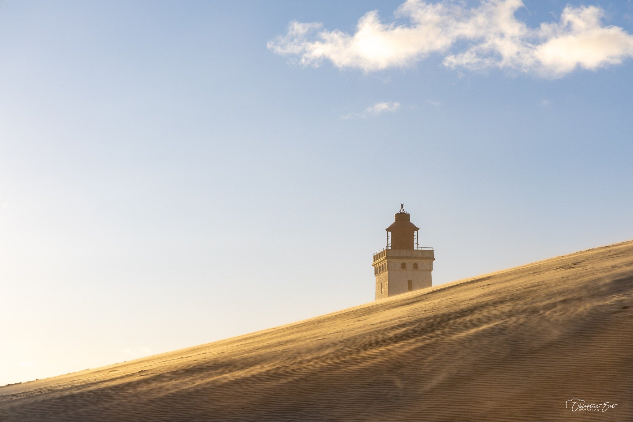 Blæsevejr ved Rubjerg Knude Fyr
#rubjergknudefyr #lønstrup #rubjerg #rubjergknudelighthouse #loenstrup #lighthouse #sandflugt #visitloenstrup #visitlønstrup #toppenafdanmark #blæsevejr #vendsyssel #naturenidanmark #objekti