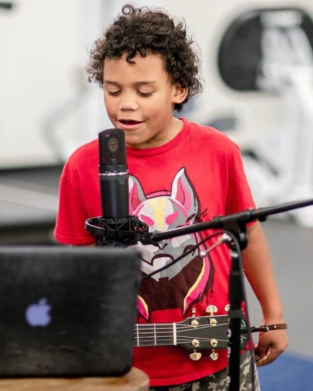 April is the Month of the Military Child. Did you know Operation Song also offers its songwriting program to children? Crafting a song for a child who has lost a loved one in service helps ensure their memories endure through music. 
🎶 🕊️ #HealingT