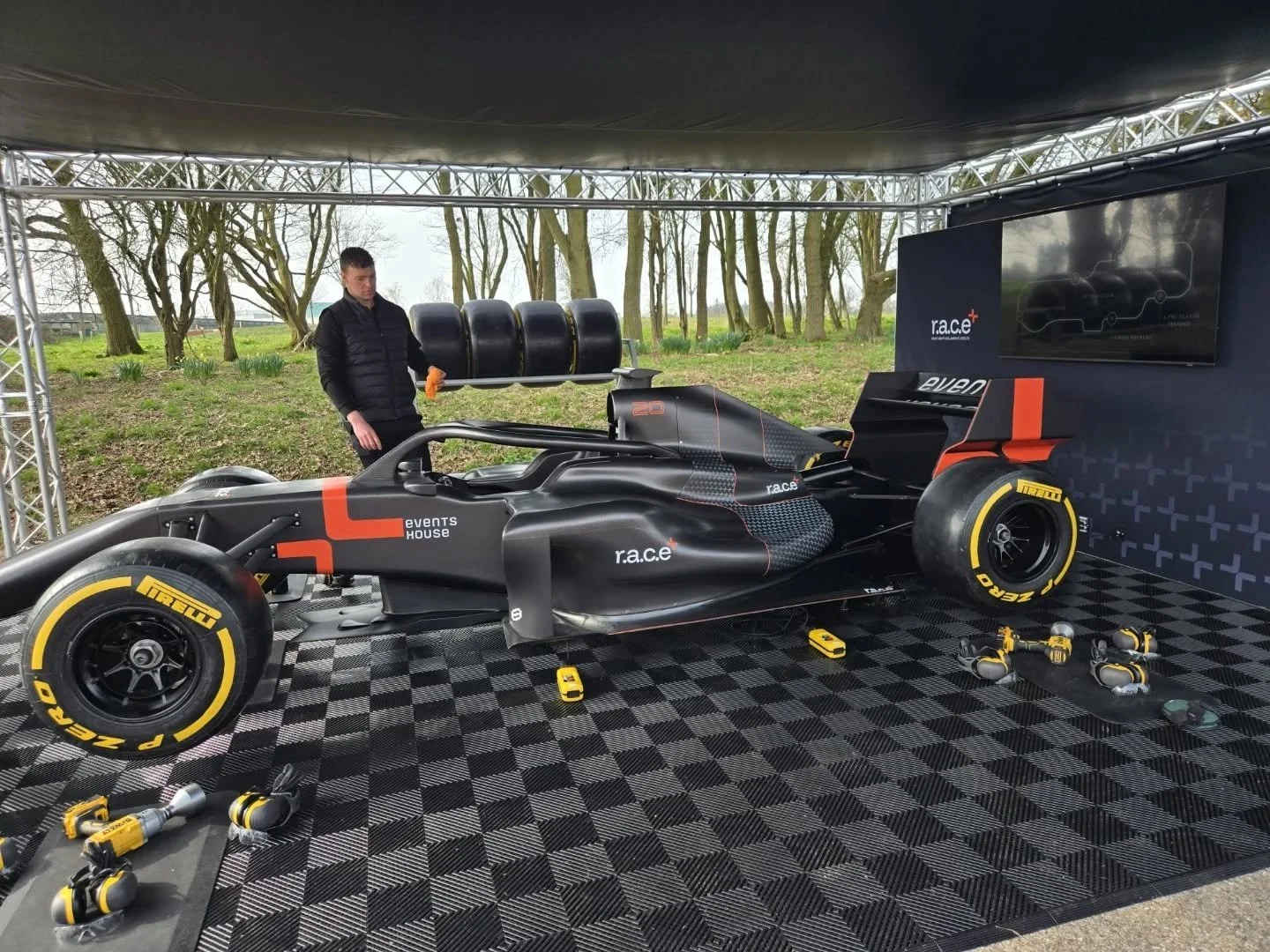 People, Construction &amp; Placemaking &ndash; An F1 Team Building Event

Last Friday, Lisa attended the event at St.George&rsquo;s Park &ndash; the home of England football &ndash; and took part in an F1 pitstop challenge!

Organised and hosted by J