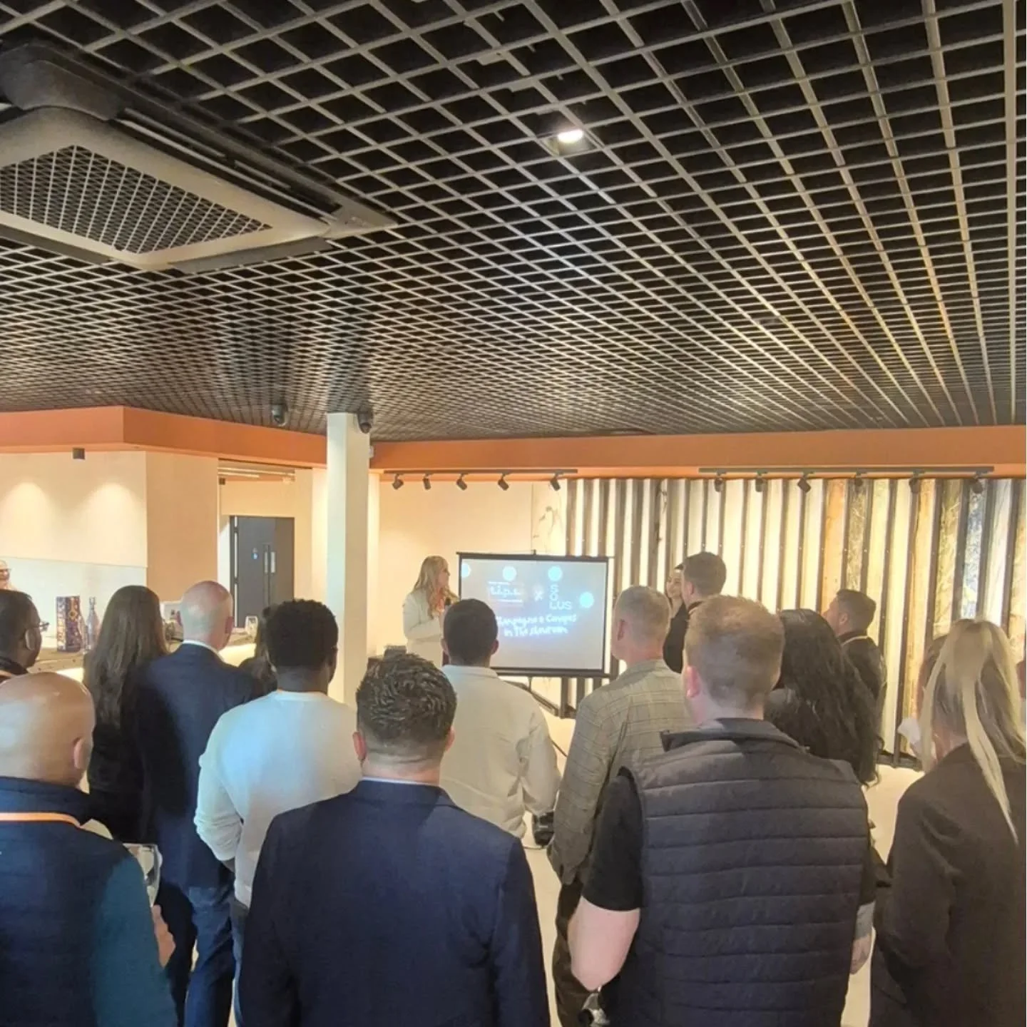 t.i.p.s x SOLUS &ndash; a social networking event with a difference!

Last night we attended our first @tips.birmingham event, hosted by @its_ash_smith and @tanya_natasha__ and held at the fantastic @solusceramics showroom in Birmingham.

With pizza 