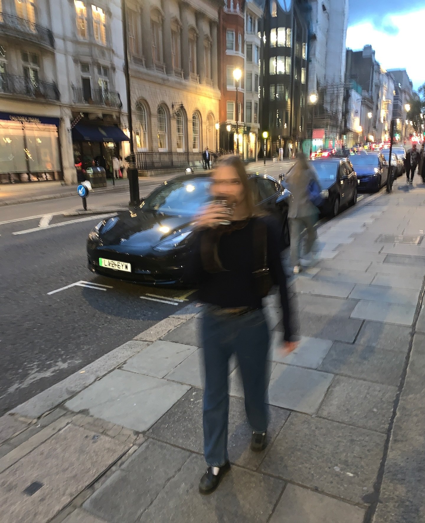 went to Pall Mall
saw lots of boat shoes
got scared