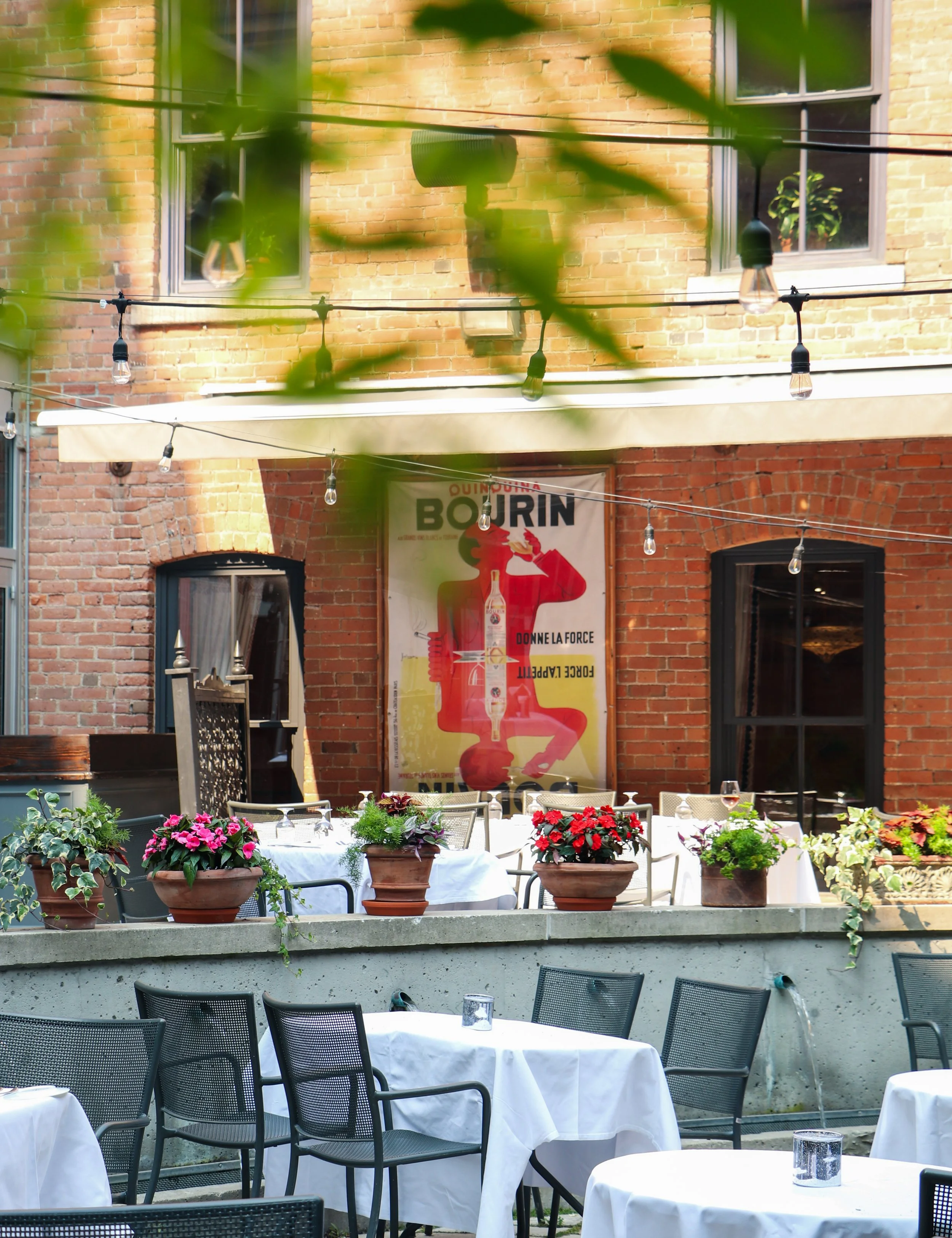 GEORGE_Restaurant_Patio_Neve_Sowinski.jpg