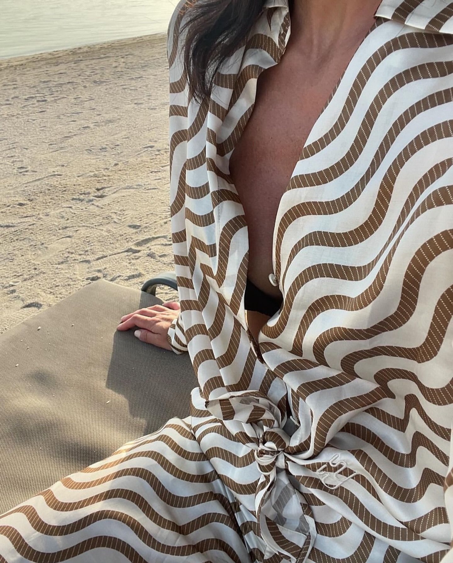 We prefer our beach attire to echo the essence of our holidays: relaxed, effortless and perfectly coordinated. Discover our Sunny Sets edit, including Yaitte&lsquo;s minimalistic wave pattern co-ords that scream coastal cool. 

Image: @yaitte_ 

#lif