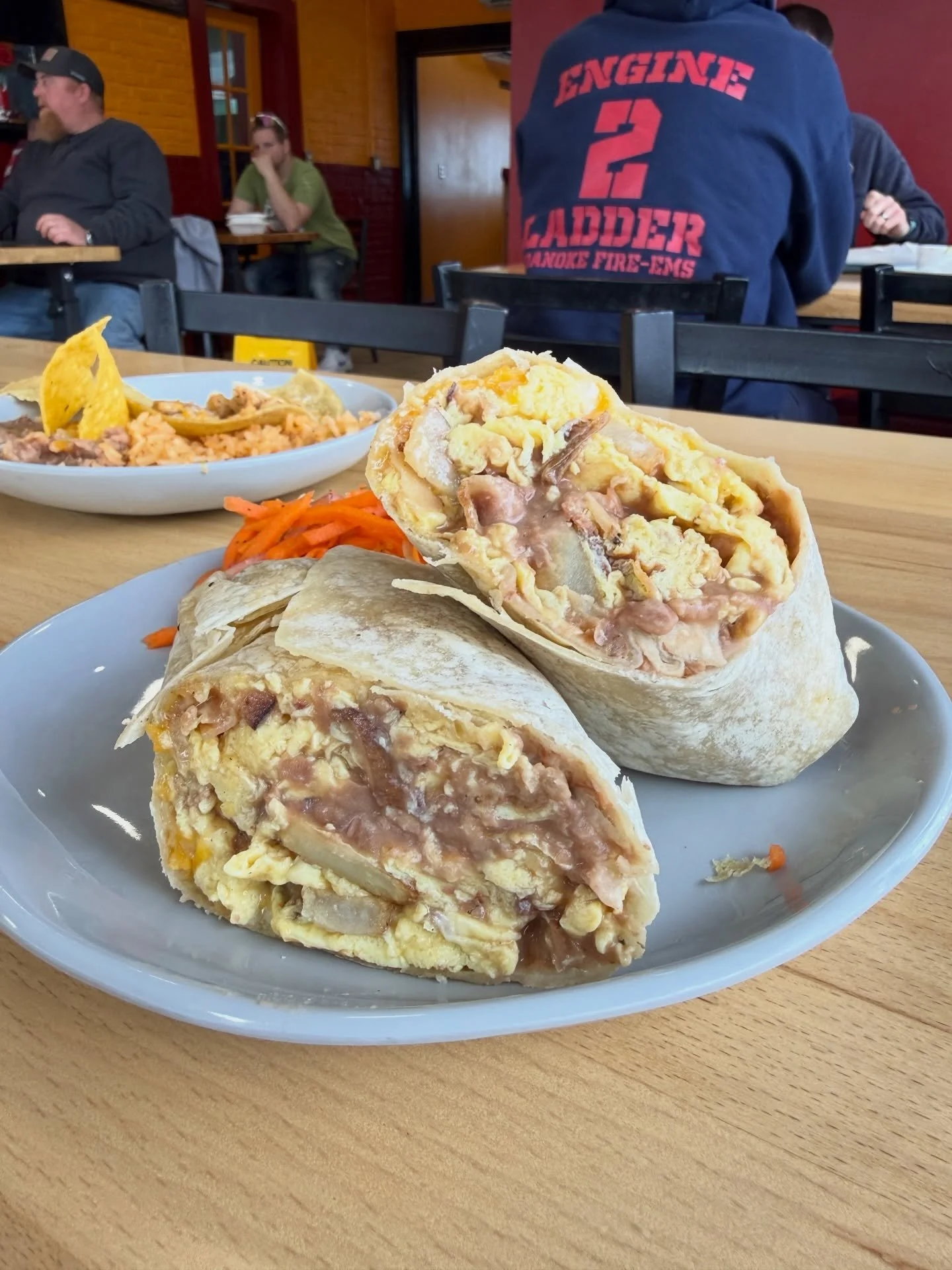 Roanoke doesn&rsquo;t always get the credit it deserves when it comes to food- but La Casa del Burrito in Vinton is exactly the kind of spot that changes that conversation. 🌯⭐

La Casa del Burrito brings the authentic San Diego taco shop experience 