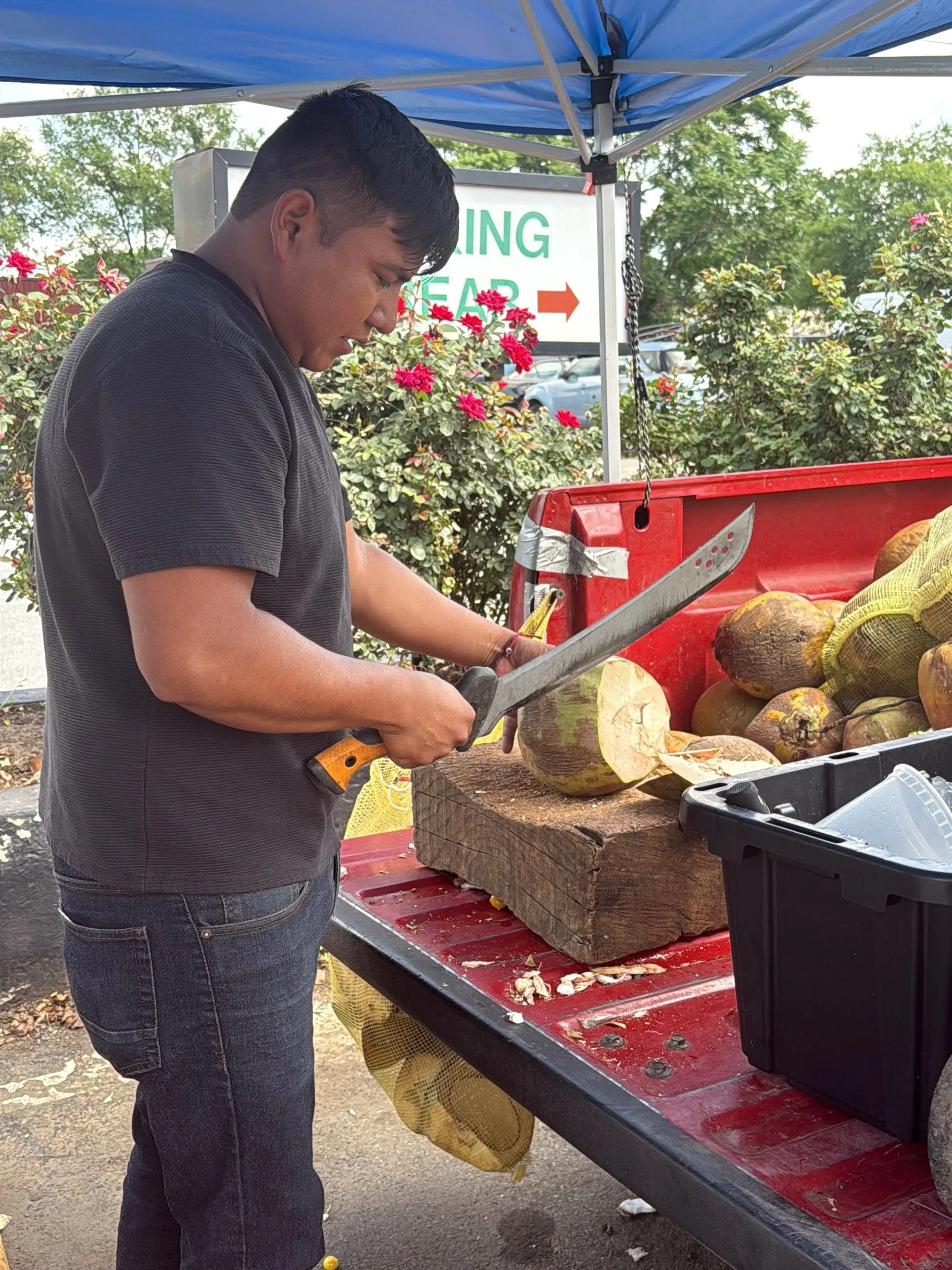 Come see Ausencio for a freshly cracked coconut at this refreshing roadside stand!🥥

🌴$10/container
📍4017 Williamson Rd (El Rodeo) He&rsquo;s there all day Wednesday-Sunday! 

#helloroanoke #roanokeva #williamsonrd #coconuts