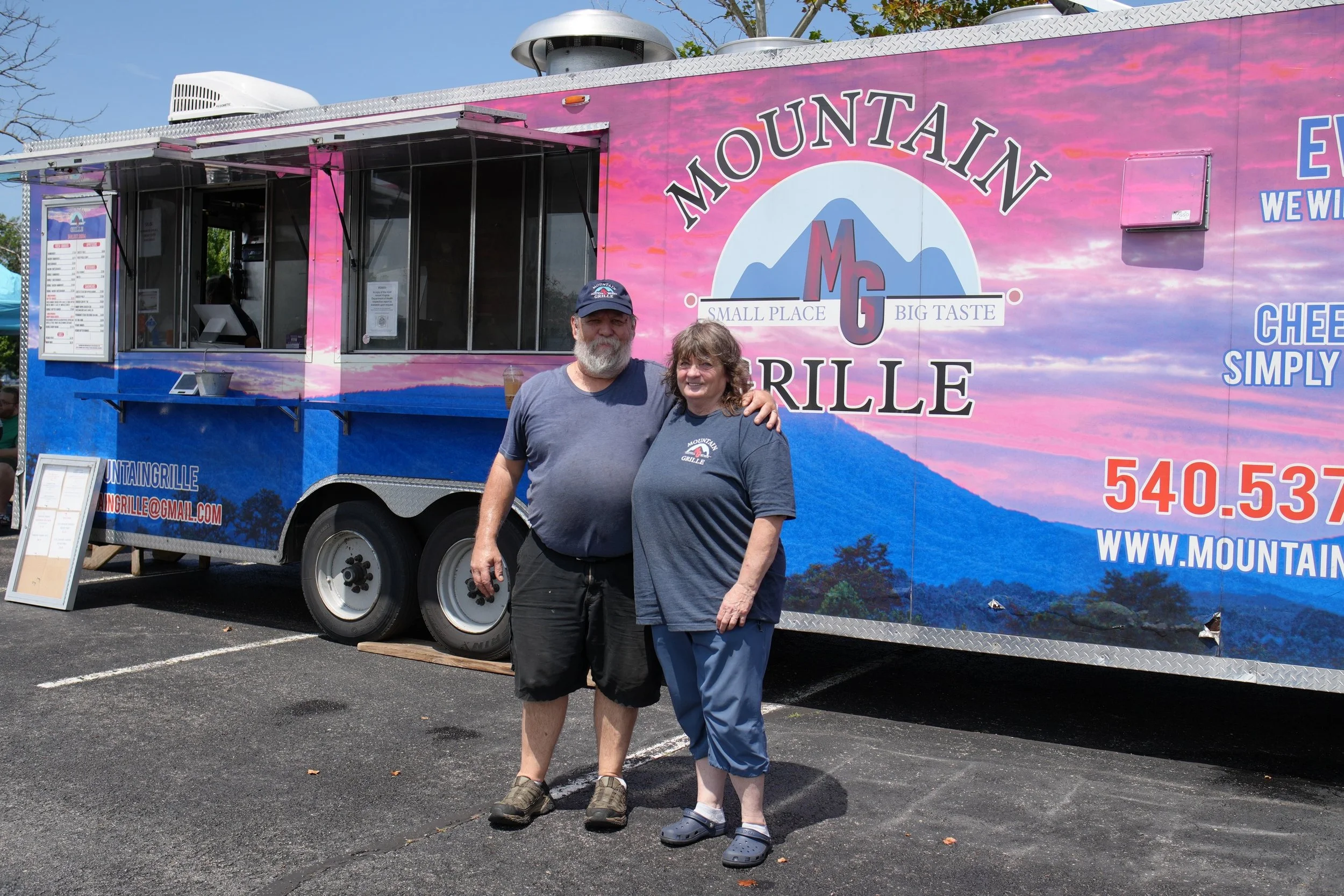 @mountaingrille is celebrating 10 years of serving up classic eats this year! 🎉

From the award-winning Butter Burger and Angry Mama Burger to other fan favorites like the cheesesteak, this food truck, owned by Terri and David Nichols, has been a tr