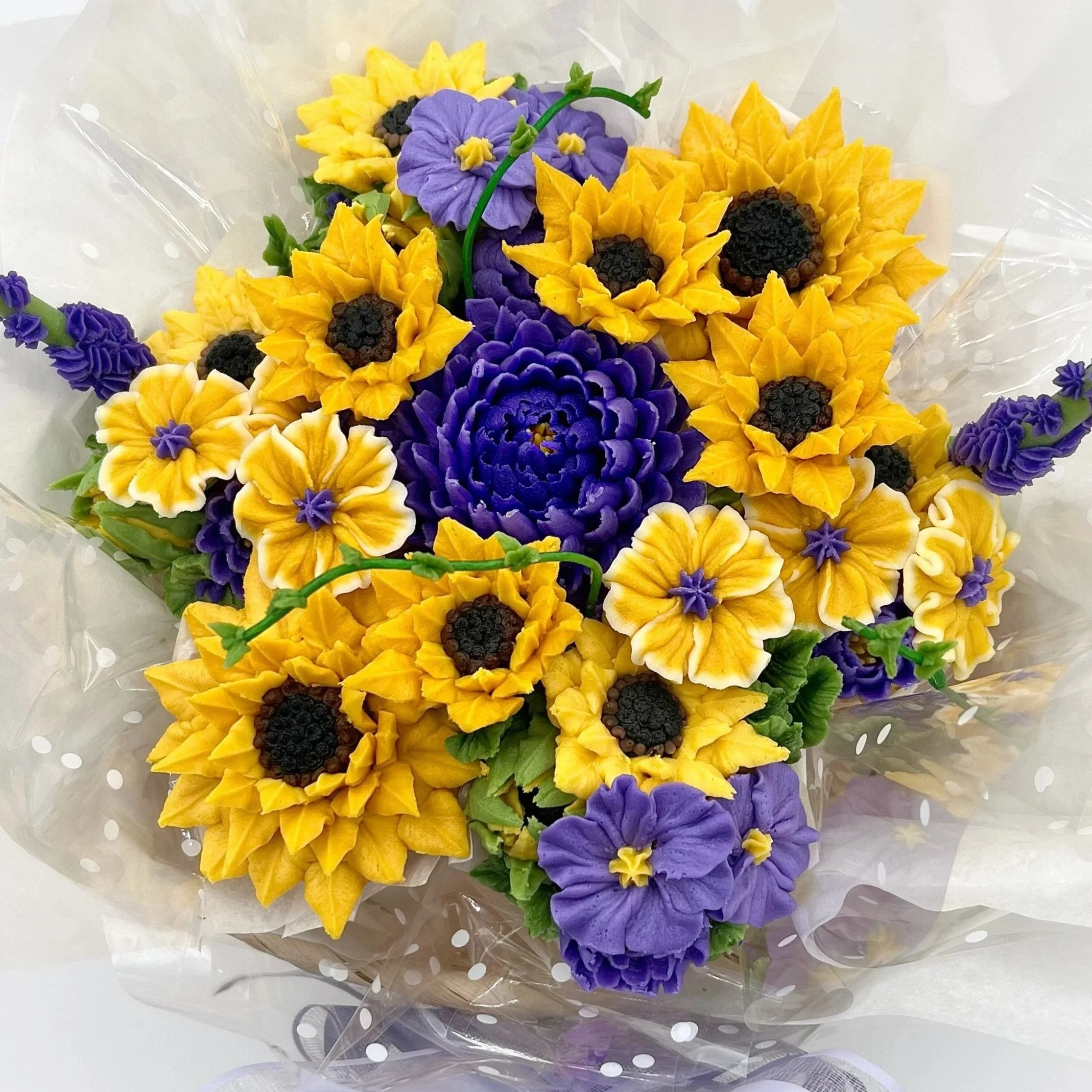 seven cup bouquet floral cupcakes