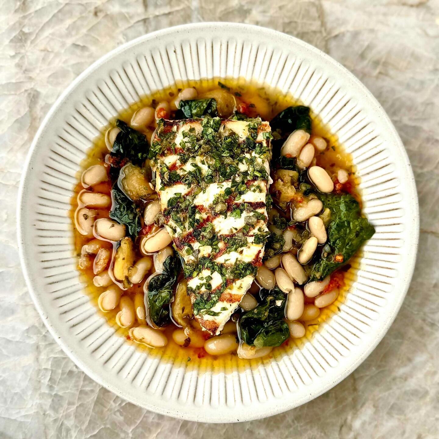 New(ish) fish on our menu: Pesce Spada 🐟🐟🐟 ~ grilled swordfish steak served on braised cannellini beans with Tuscan kale, tomatoes and herb gremolata. Perfect for this lovely warm weather!
.
.
.
.
.
#ViaTriozzi #DallasEats #seafood #ItalianSeafood