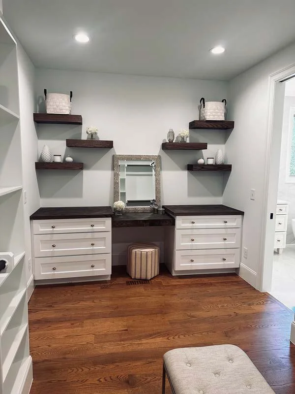 72018 DRESSING AREA PHOTO.jpg
