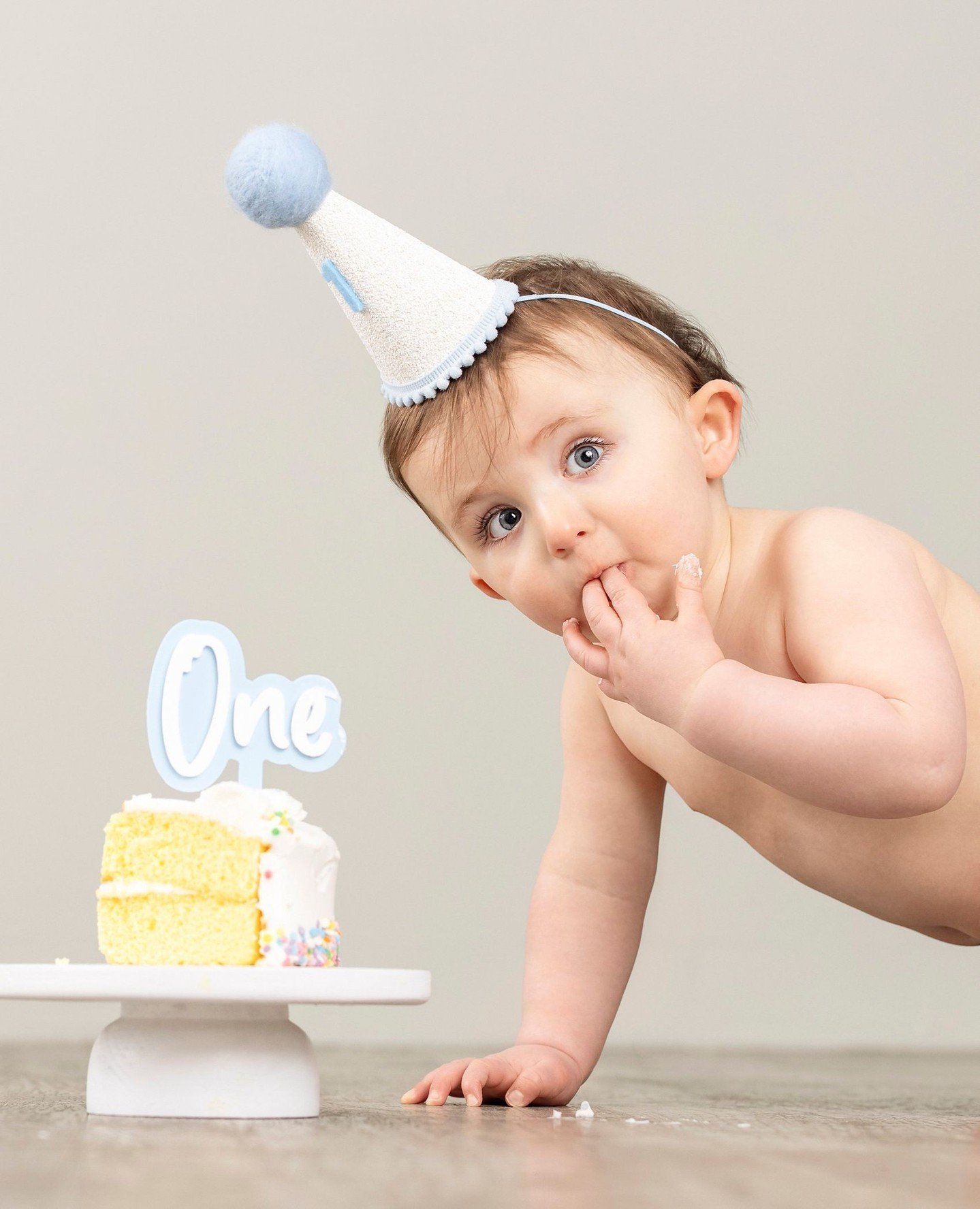 I&rsquo;m One! All eyes on the birthday King! From newborn photoshoot, to six month photoshoot, to holiday photoshoot, to their first birthday. Our photo membership offers a year's worth of memories to cherish and share. Want to know more? Visit the 