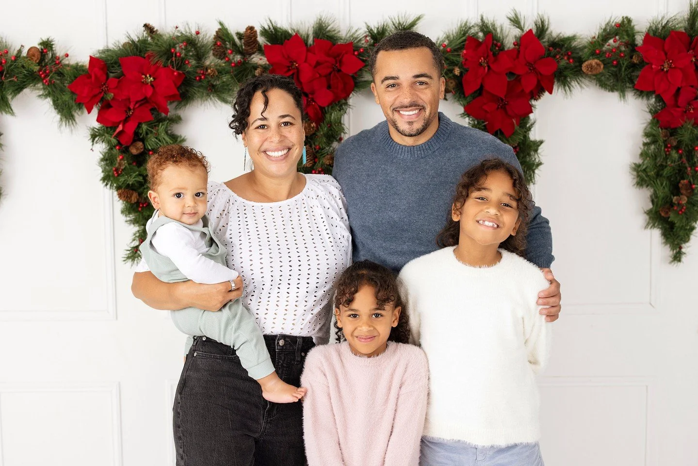 Parents, don&rsquo;t forget: your kids want photos with you, not just of them.⁠
Give a gift that matters long after the holidays &mdash; a session that captures the whole story.⁠
Gift cards + session gifts available in our bio. ✨