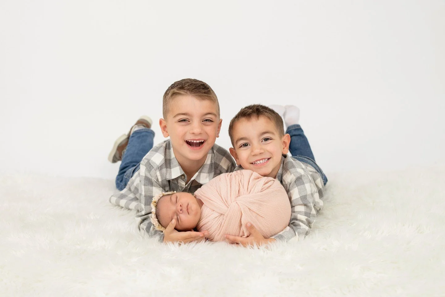Big brothers already taking their job very seriously 🤍 Sibling moments are always welcome during our newborn sessions. Those moments are often the favorites!⁠
⁠
#NewMoonPhotography #MontclairPhotographer #MontclairNJ #NJPhotographer #MontclairMoms #
