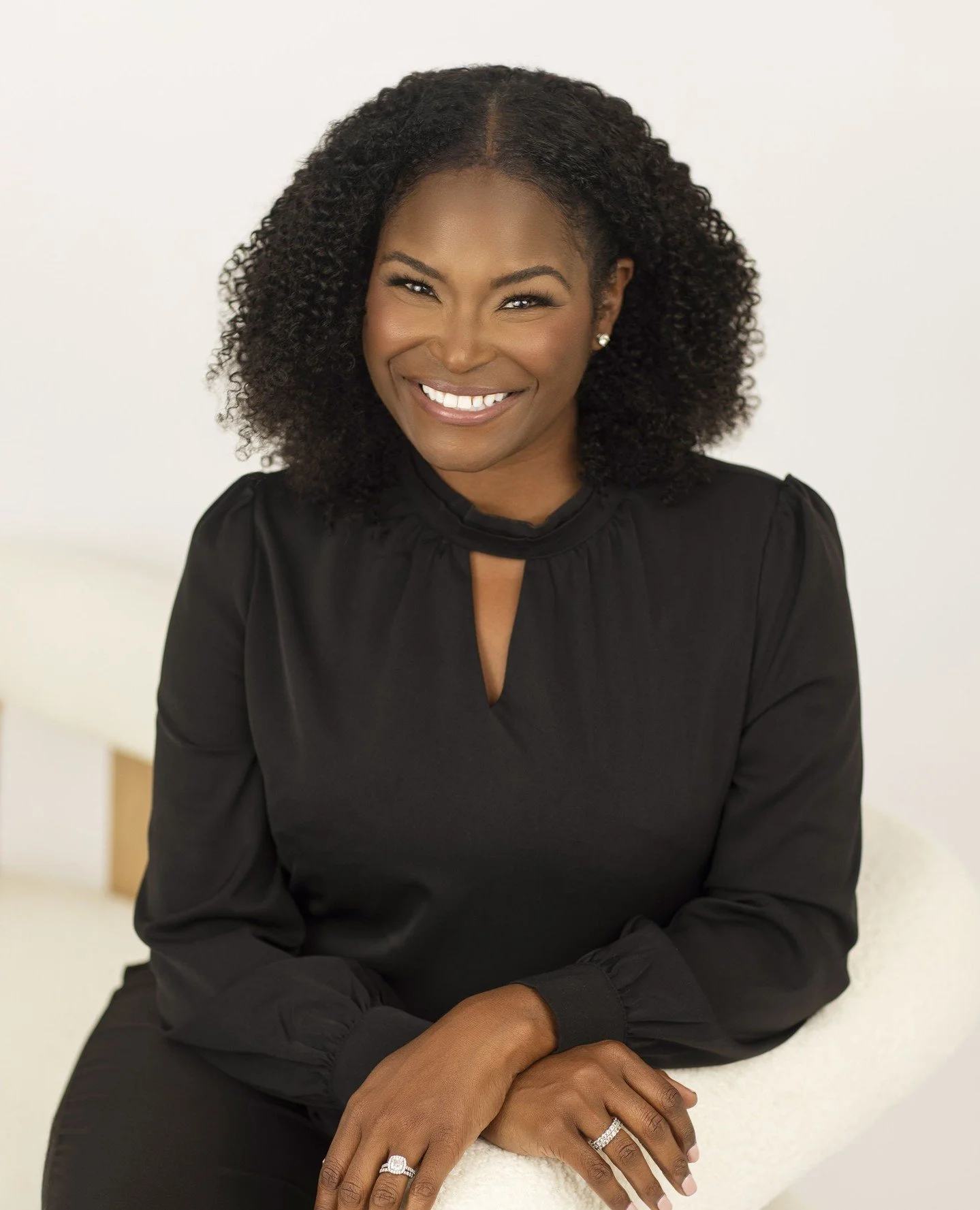 This is your sign to refresh your headshots. This might be your moment because we have something special planned. A February headshot promo is coming&hellip; details soon. ✨⁠
⁠
#NewMoonPhotography #MontclairPhotographer #MontclairNJ #NJPhotographer #