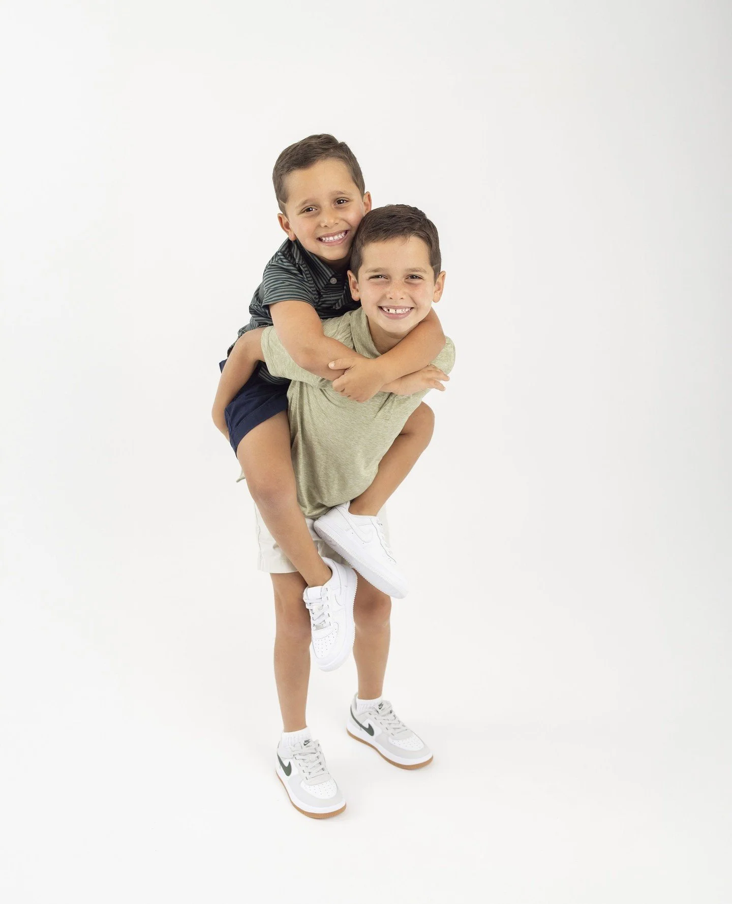 The kind of brother bond that never changes, it just grows. It&rsquo;s easy to miss moments like this in the middle of everyday life. That&rsquo;s why we make sure they&rsquo;re captured.⁠
⁠
#NewMoonPhotography #MontclairPhotographer #MontclairNJ #NJ