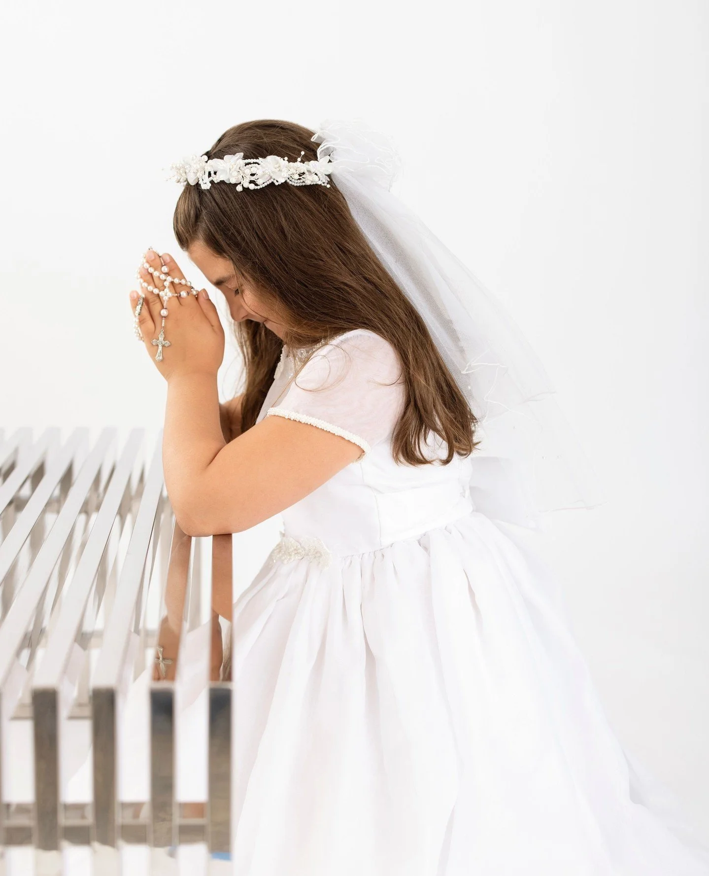 A very special day deserves to be remembered beautifully. 🤍 First Communion is such a meaningful milestone, and we love helping families preserve these memories with classic portraits.⁠
⁠
Our Communion Mini Sessions are now booking.⁠
⁠
#NewMoonPhoto