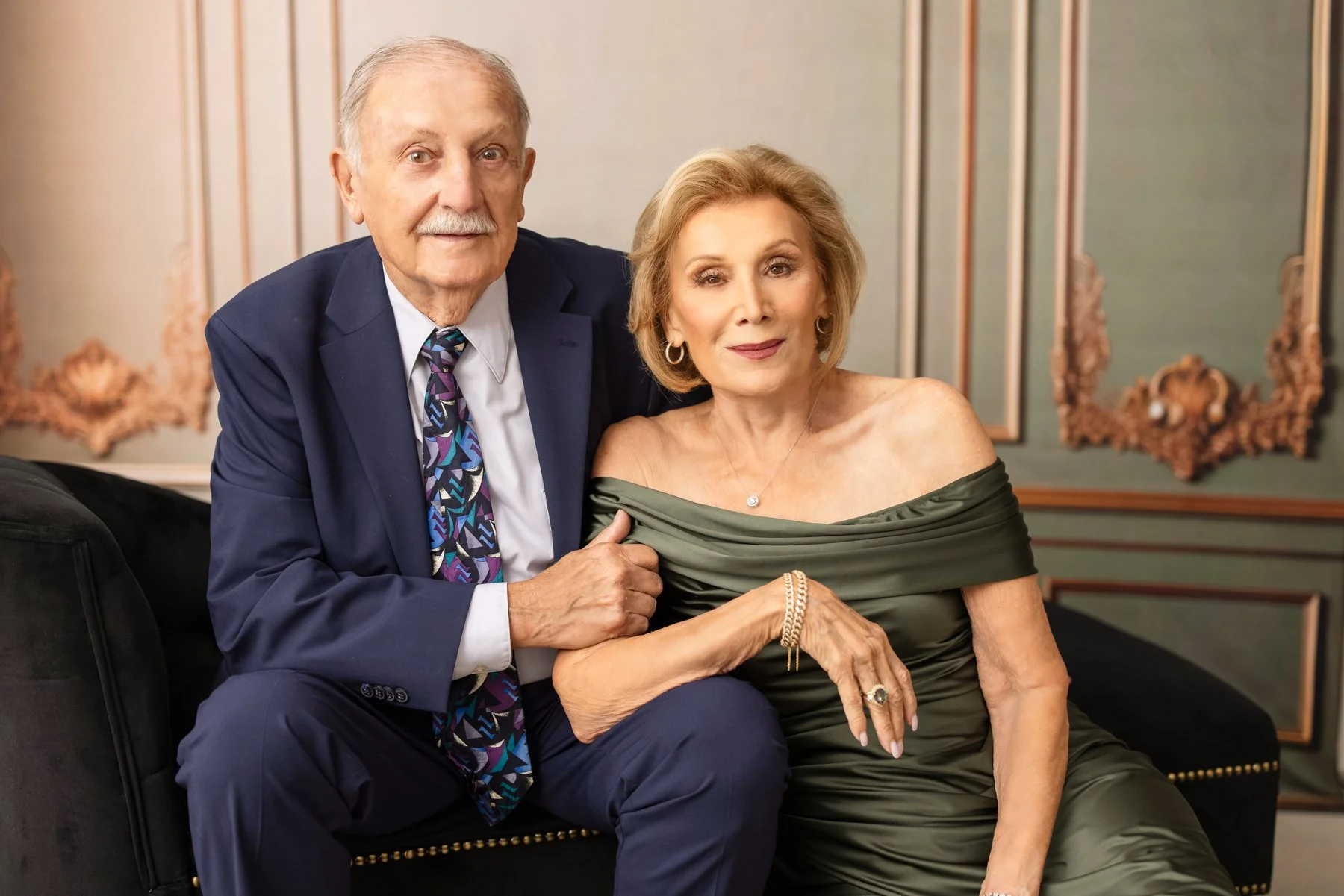 Old Money_Holiday Portraits5.jpg