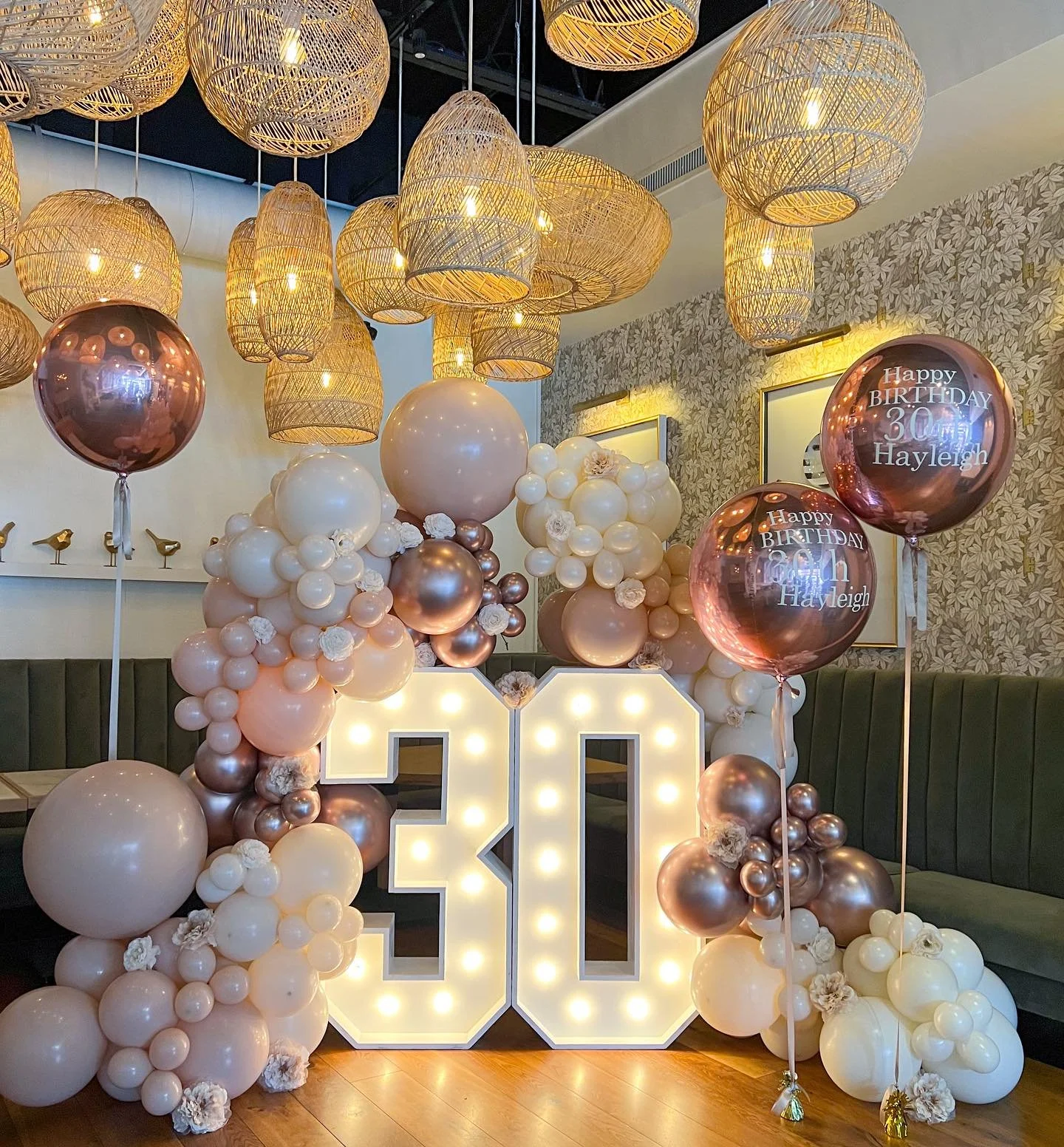 imagine.balloonsandevents_1699356726_3230760843871870973_26263589788.jpg