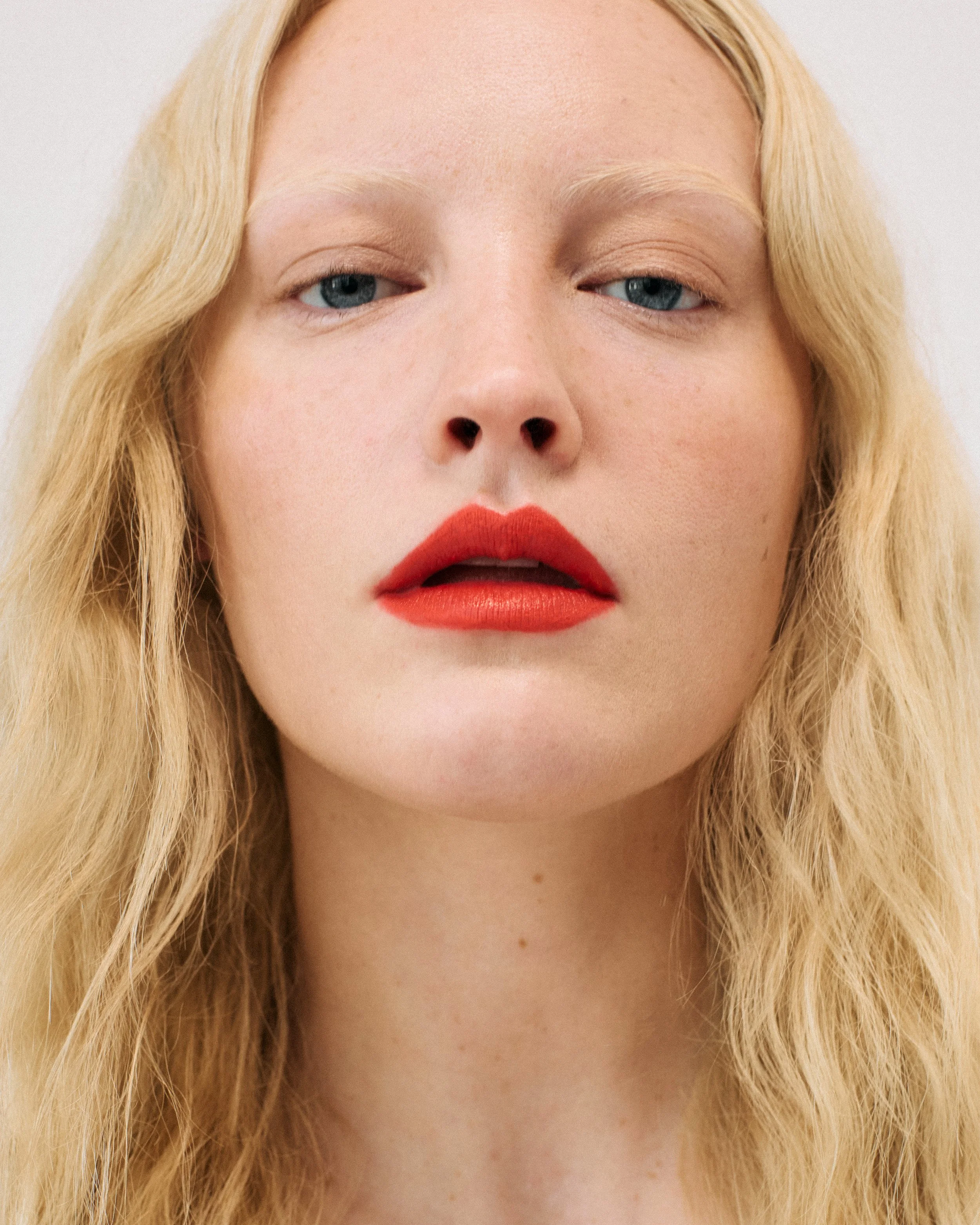 Photo @alena_saz @seenartists
Model @ashlyn.lie
Makeup artist @bethfollertmakeup using @merit
Hair @michaela_lew 