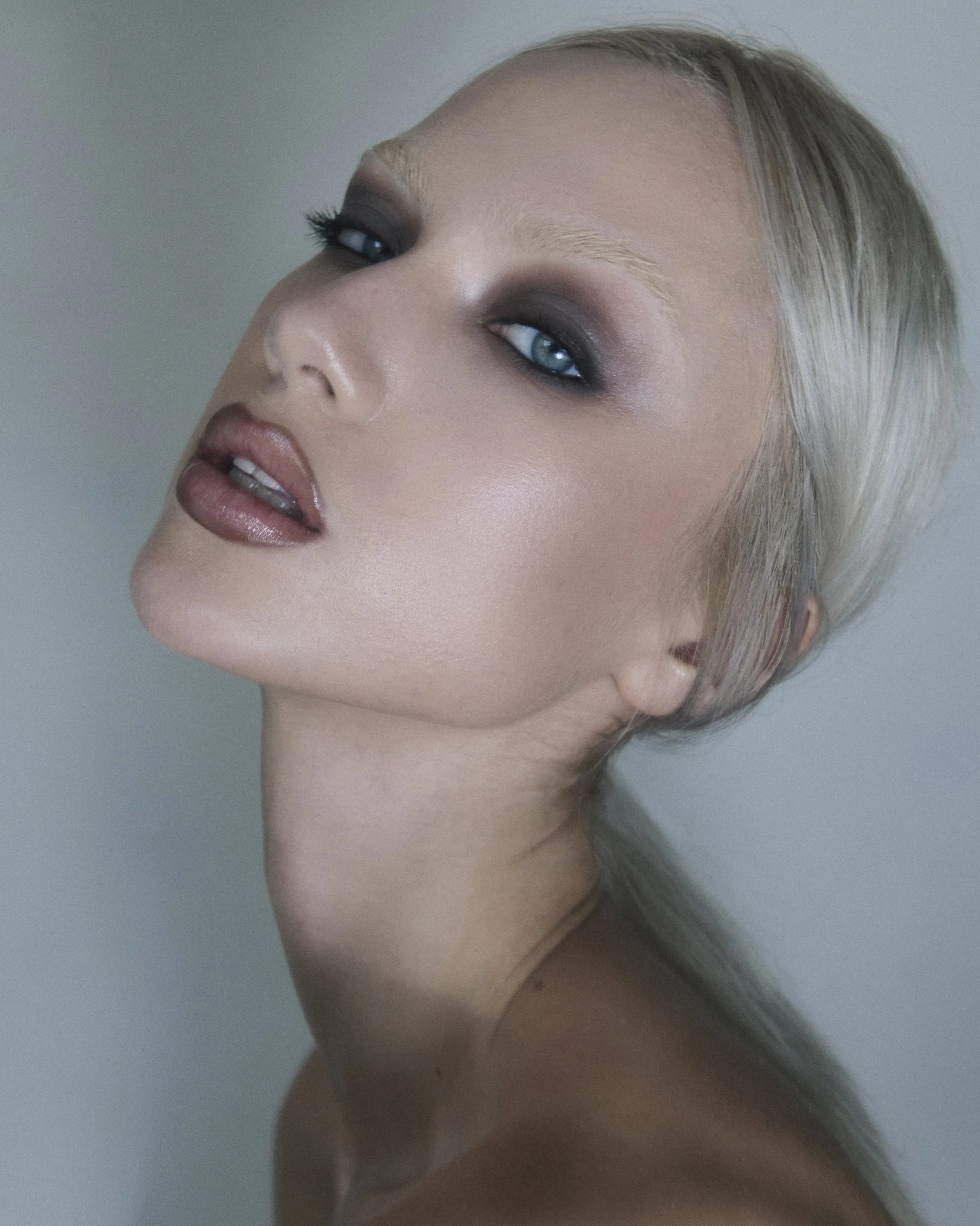 Modern Beauty by Alena Saz 