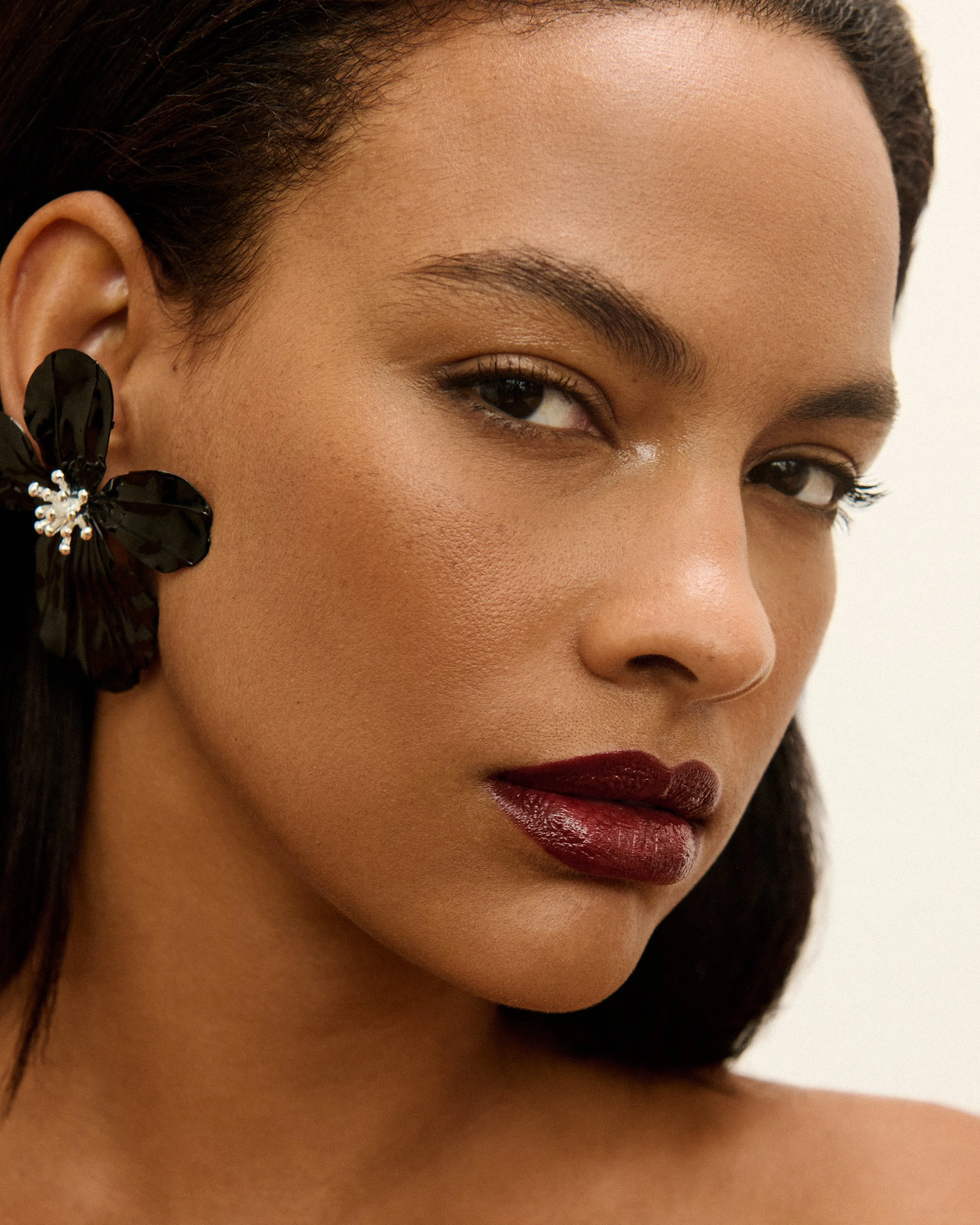 Modern Glam Beauty by Alena Saz