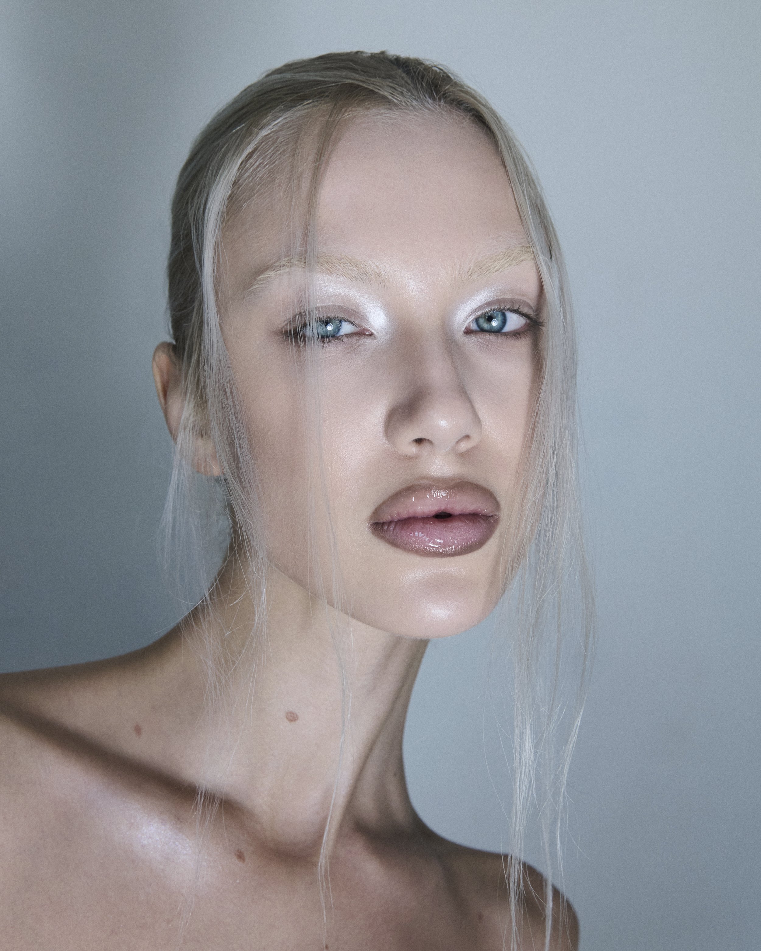 Modern Beauty by Alena Saz 