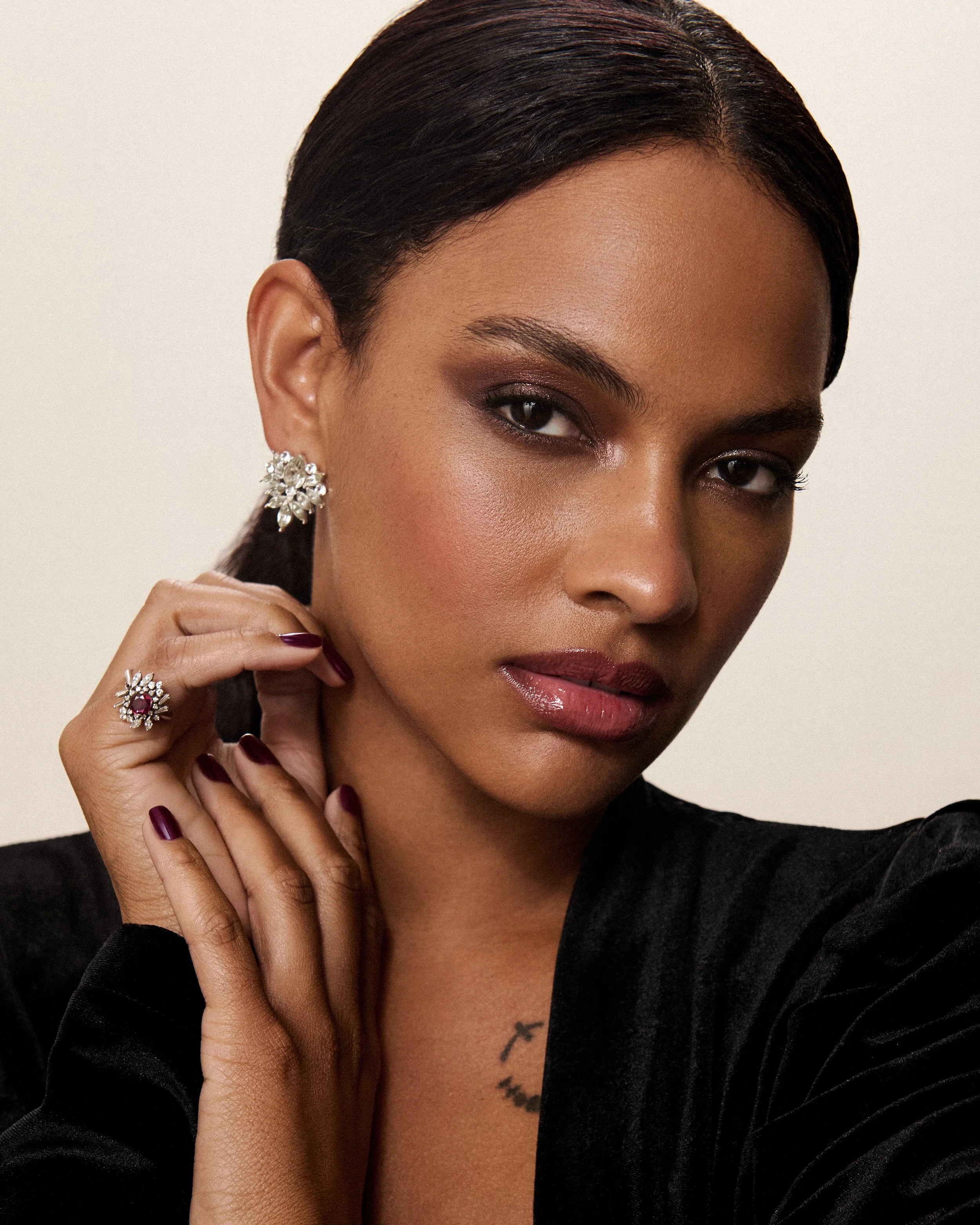 Modern Glam Beauty by Alena Saz