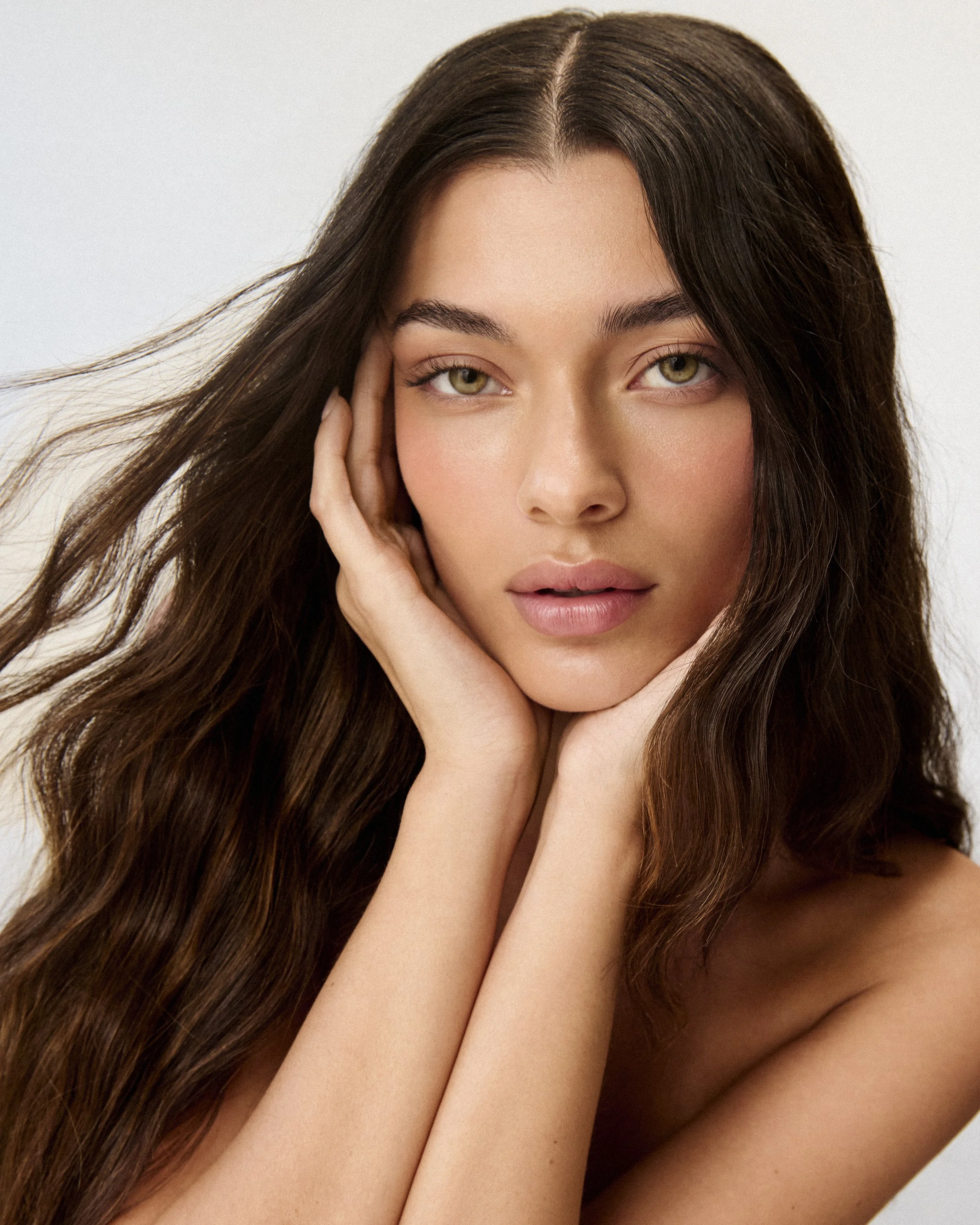 Skincare and beauty photography by Alena Saz @alena_saz 
Model Sinclair Slazinski @sinslaz 
Makeup and hair Michaela Lew @michaela_lew
Post Alexandra Baeva @ab.retoucher