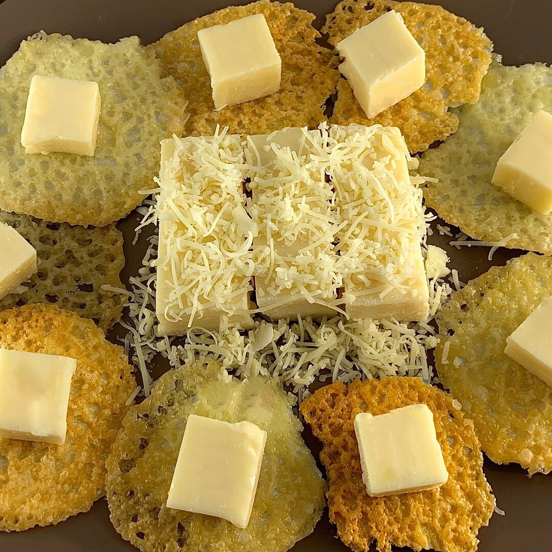 Some snacks just have a special place on our hearts...especially ones that use cheese! Try out this super simple cheese crisp recipe that will not only fill you up, but give you a brand new way to experience Craigs Creamery cheese 🧀
▪️
▪️
Pro tip: s