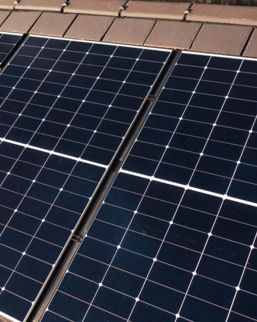 Many people think solar energy is only effective in summer, but that&rsquo;s not the case:

💡 Daylight, not heat - Solar panels generate electricity from light, so even on cool or cloudy days they're working for you.
💡 Lower bills, year-round - Pro