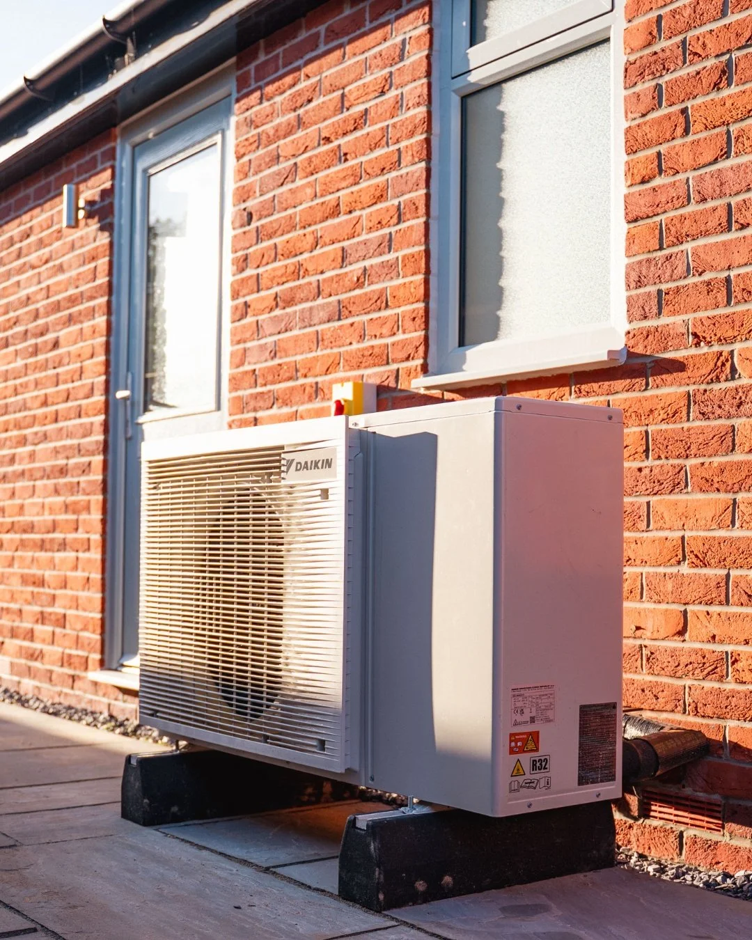 What heats a Stancliffe home? A smarter, cleaner system. ⚡

All of our new homes now include air source heat pumps as standard, the highly efficient technology used across Scandinavia and Europe.

Why we include them:
&bull; Up to 3&ndash;4x more eff